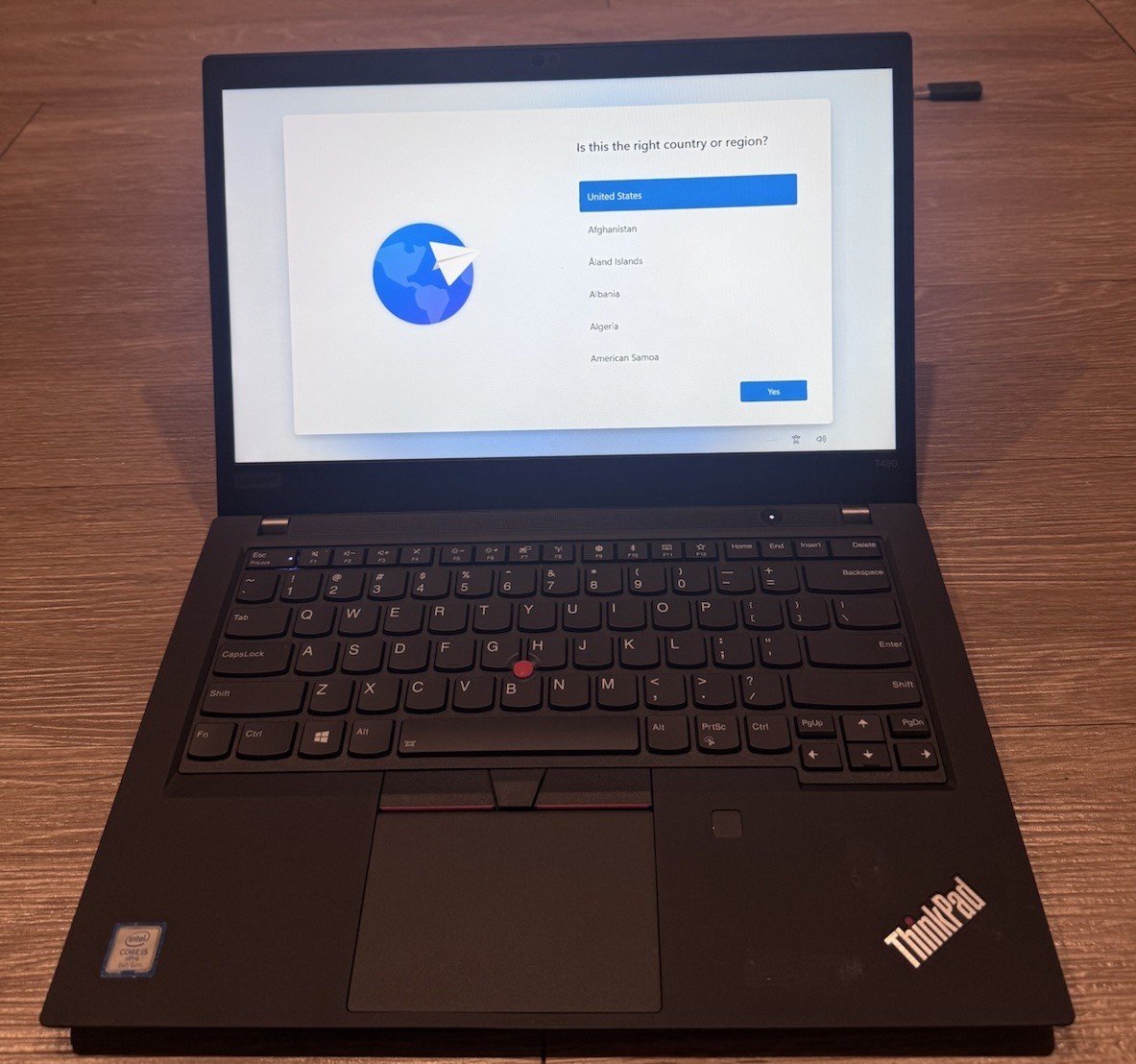 Lenovo ThinkPad T490 i5-8365U 8GB RAM 256GB SSD Touchscreen LTE Win11 Pro