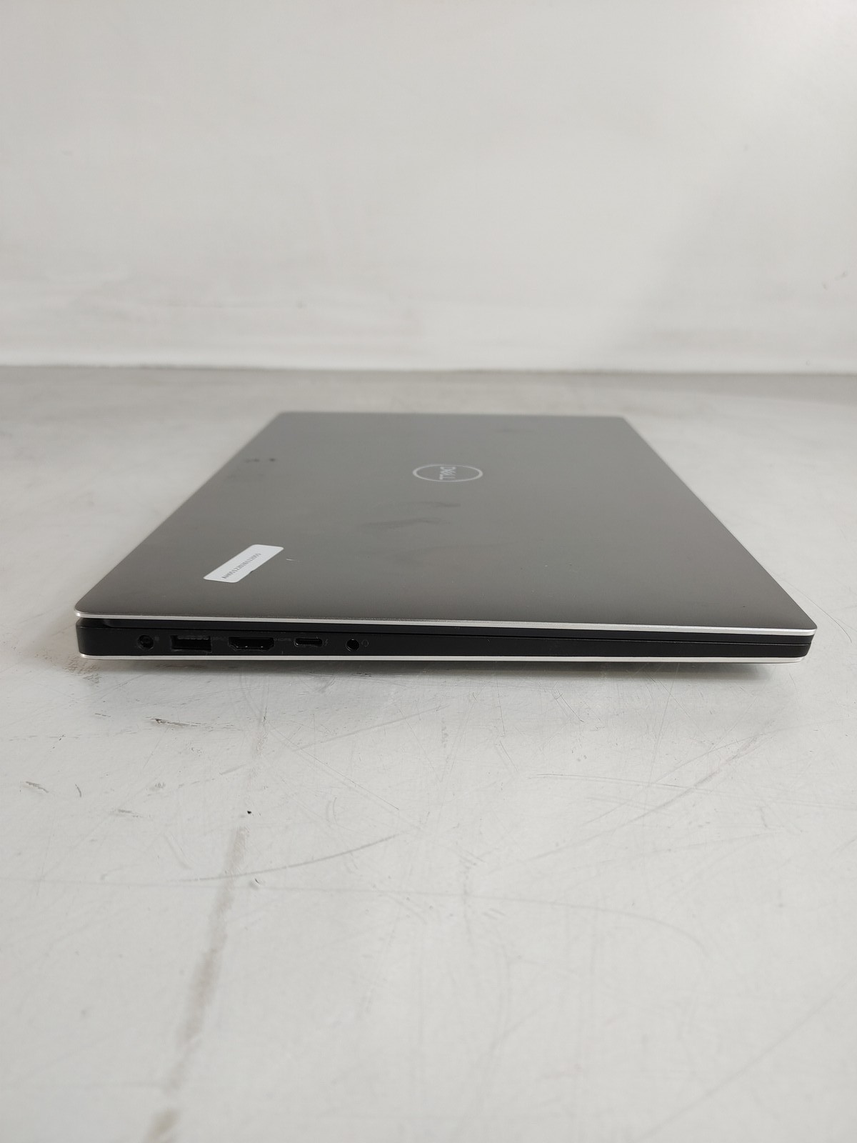 Dell Precision 5540 Core i7-9850U 2.60 GHz 16 GB DDR4 No HDD