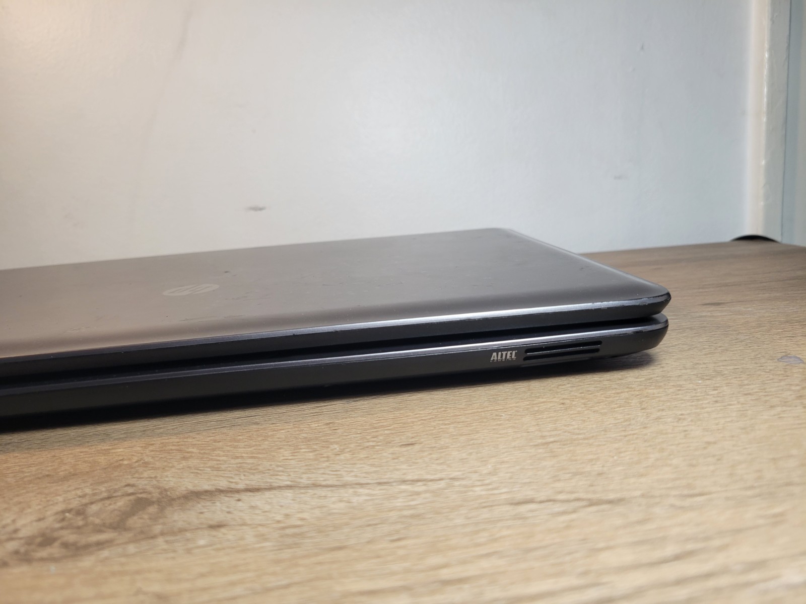 hp 655 E1 Vision black Laptop With Cover