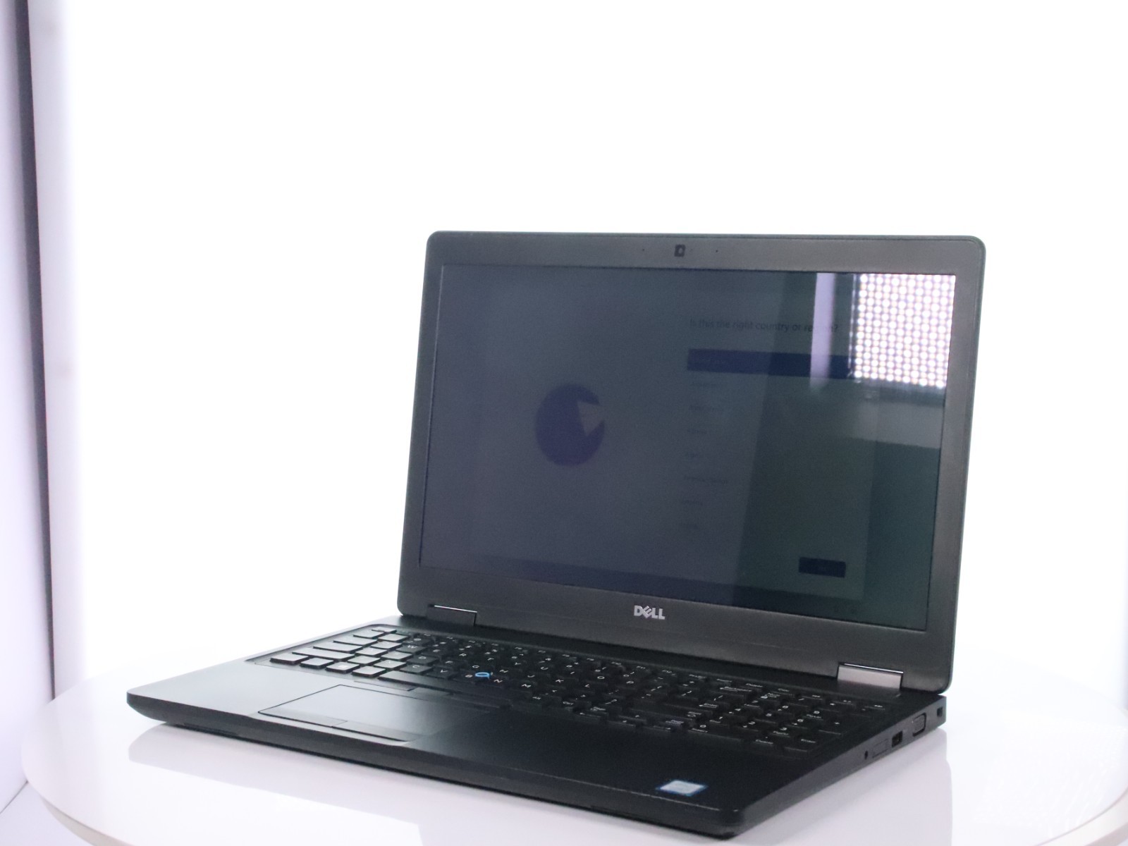 Dell Latitude 5580 Core i7-7820HQ 2.9GHz 16GB RAM 256GB SSD W11Pro w/ AC Adapter