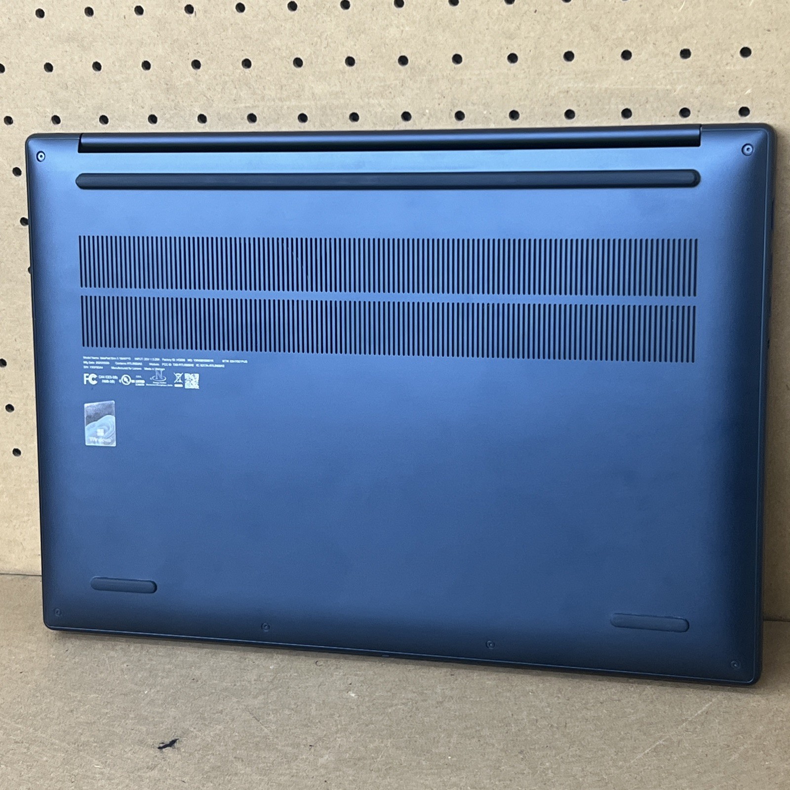 Lenovo IdeaPad Slim 5 16AKP10 AMD Ryzen AI 5 340 32GB Ram 512GB SSD – Excellent