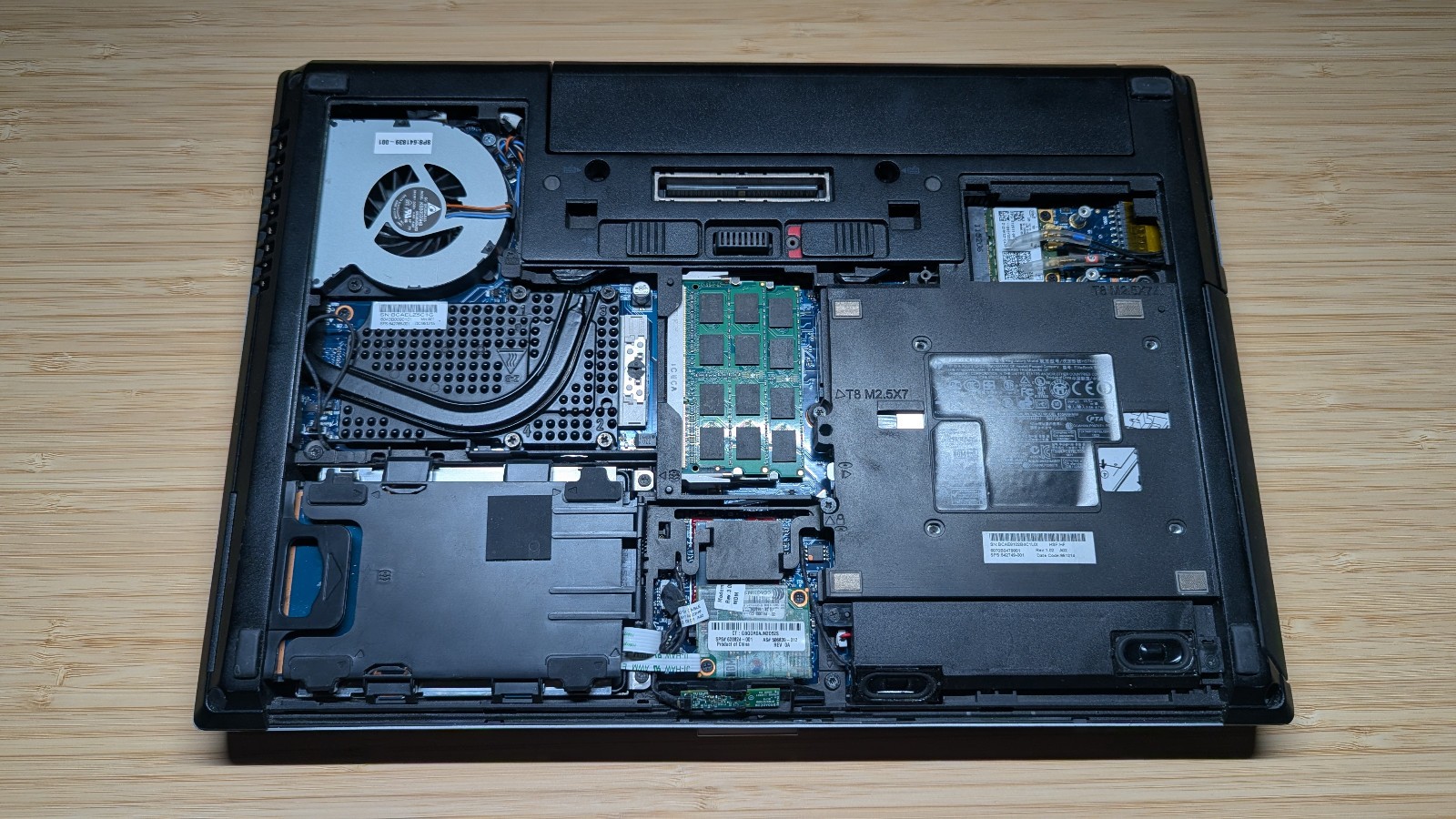 HP EliteBook 8460p with i7-2720QM, for parts, or who can repair by resolder