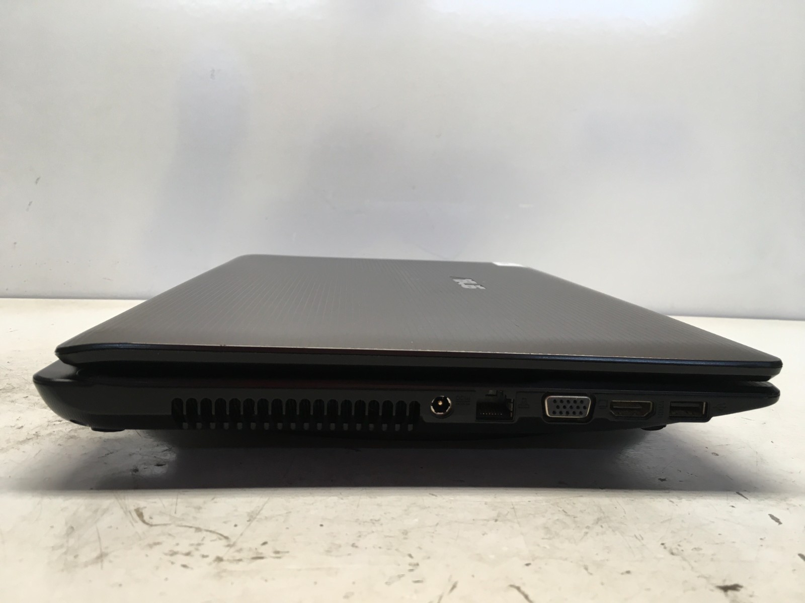 Asus K53E-BD4TD Intel i5-2430M 2.4GHz 4 GB NO HDD READ