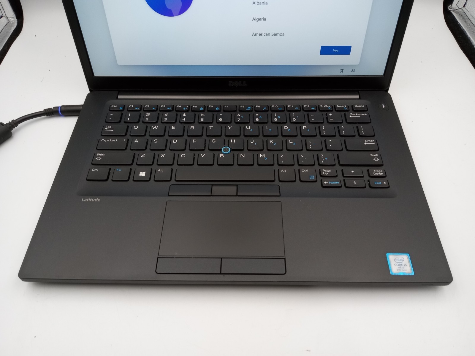 Dell Latitude 7490 14″ Laptop Intel i5-8350U 4GB RAM 256GB SSD W11 – READ -RR