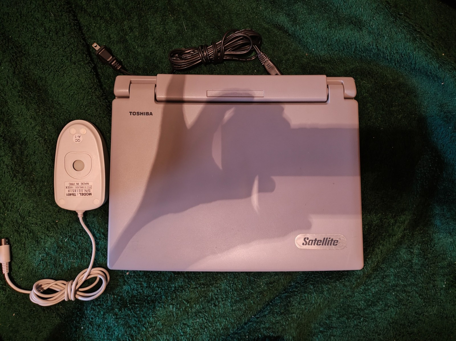 Toshiba Satellite 205CDS Pentium 100/16mb/4gb/6xcdrom/win95