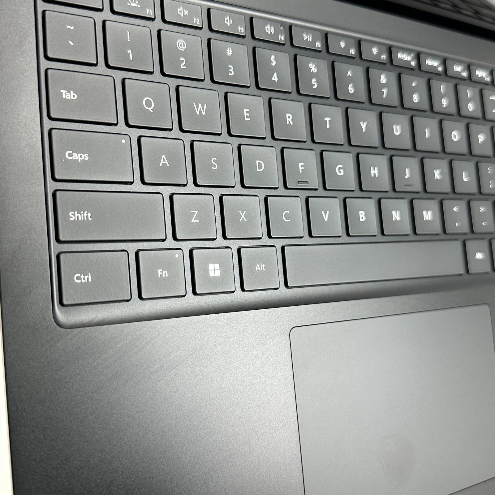 Microsoft Surface Laptop 4 13.5 2K TOUCH i7-1185G7 3.00GHz 32GB 1TB SSD Good