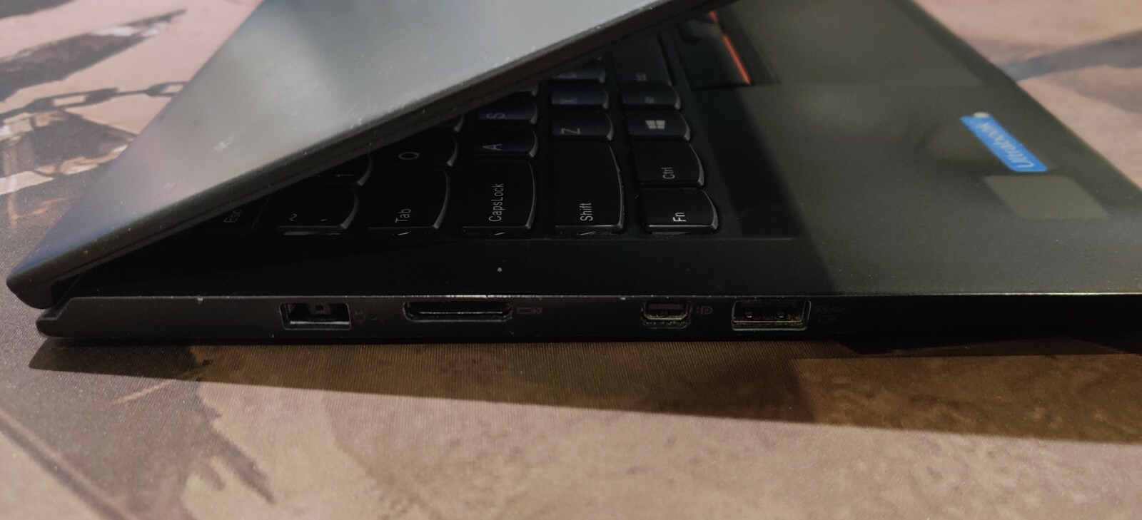 LENOVO X1 Carbon Laptop 4thGen 14″ i5-6300U 8GBRAM 256GBSSD FHD HDMI Win10