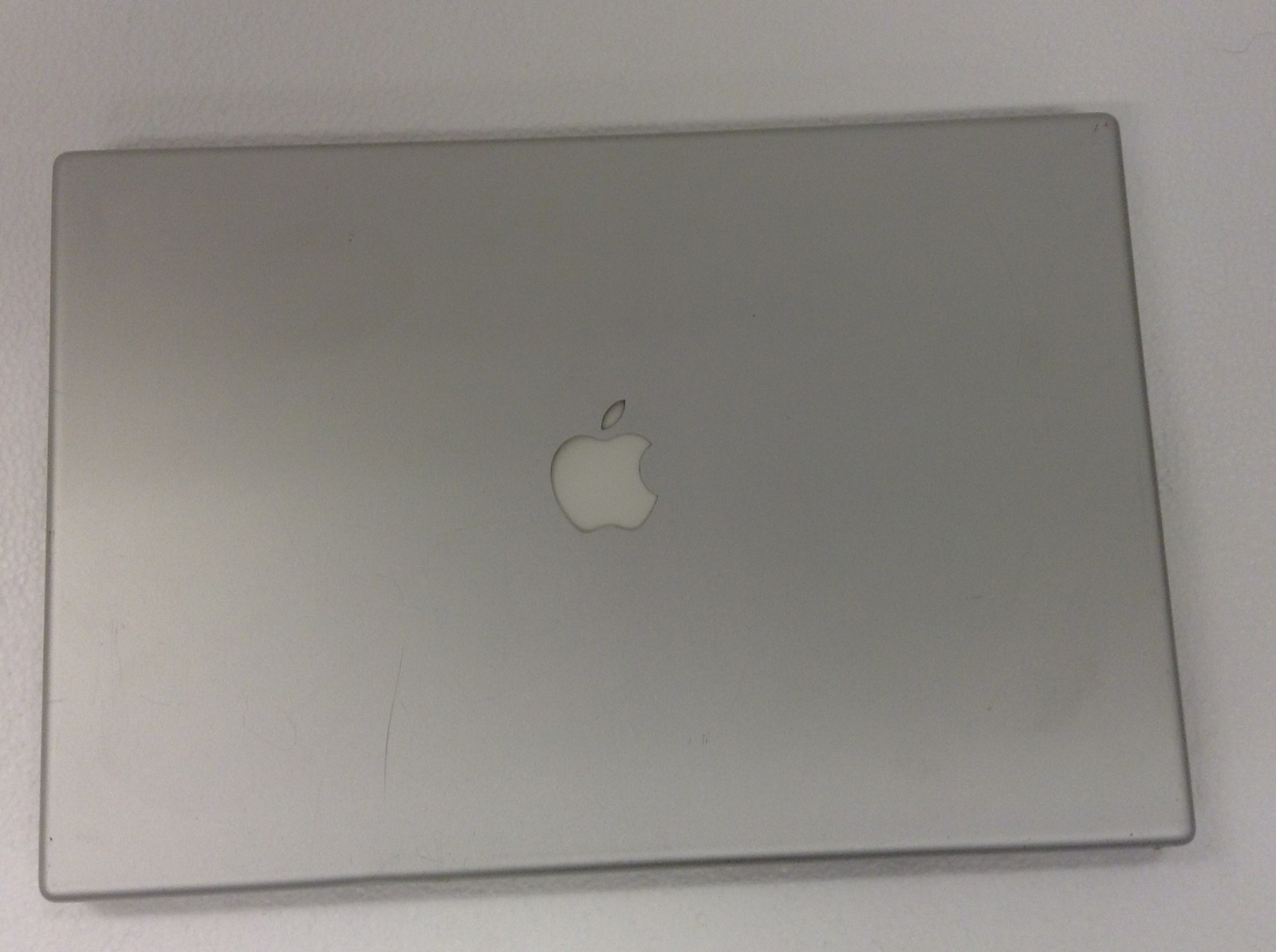 Apple MacBook Pro A1229 17″ Laptop Core 2 Duo 2.4GHz 4GB AC Power Adapter AS-IS