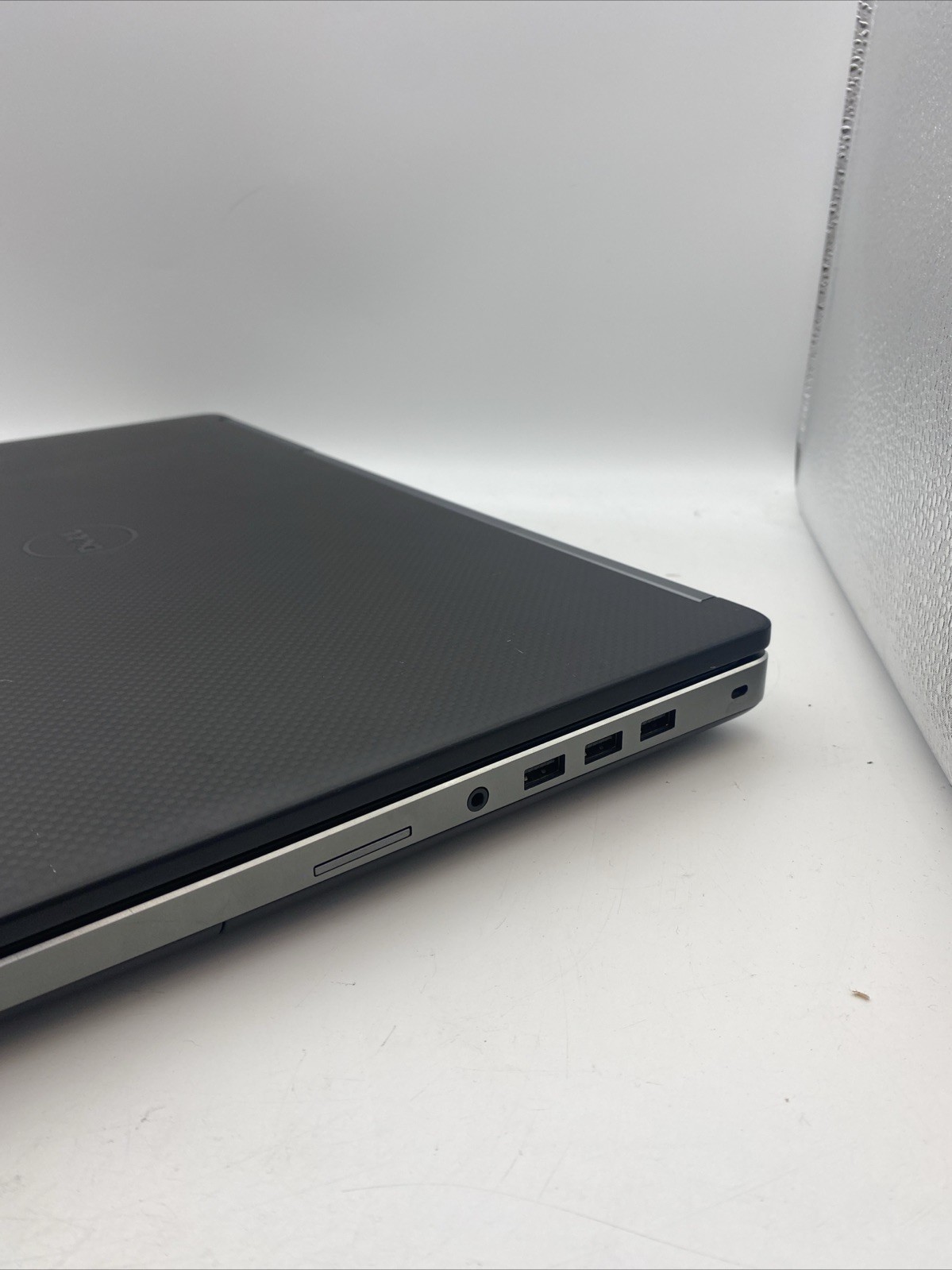 DELL Precision 7720 17.3 Laptop Xeon 3.10 GHZ E3-1535M 32GB RAM 1TB SSD (L33)