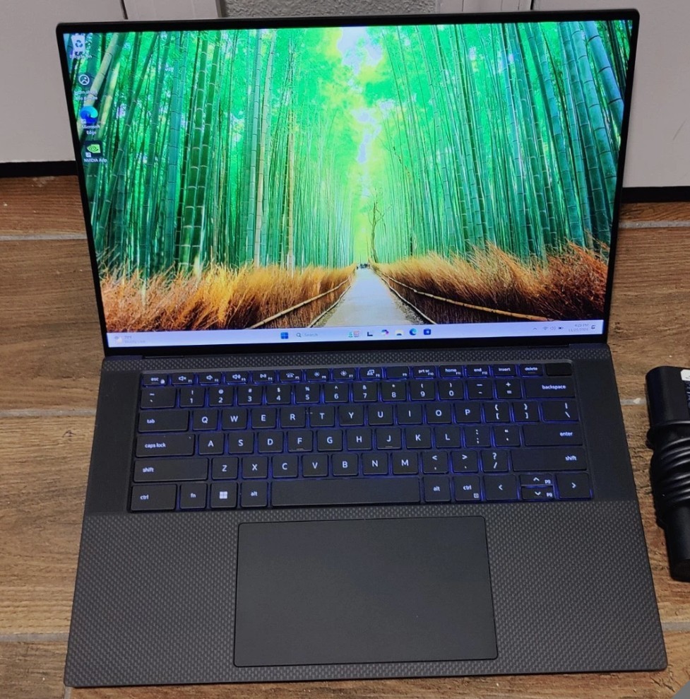 Dell XPS 9530 Intel 13th Gen i7-13700H 1TB SSD, 32GB DDR5 Memory 4K UHD Touch