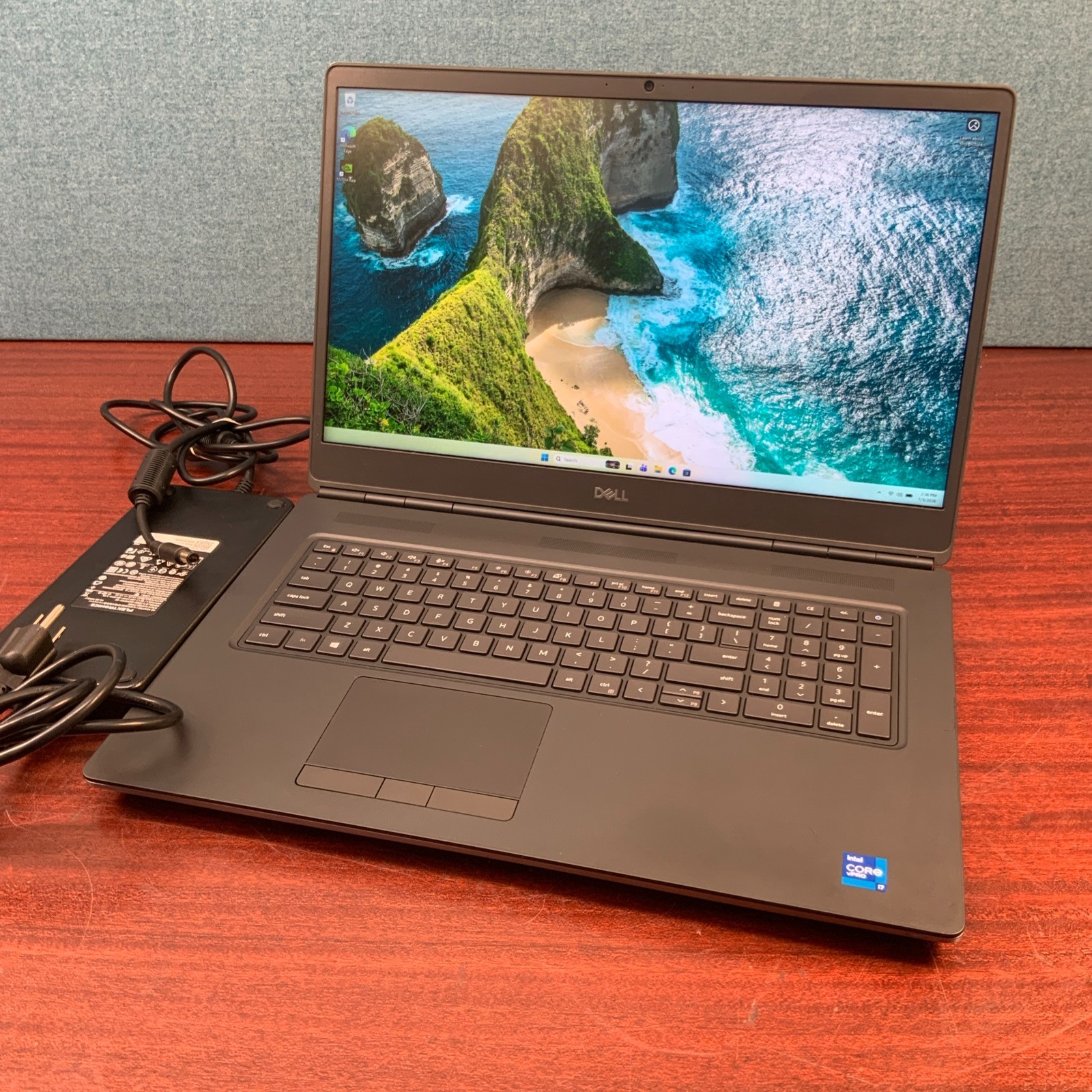 Dell Precision 7760 11th Gen Intel i7-11850H 31GB RAM 512 GB SSD Win 11 Pro