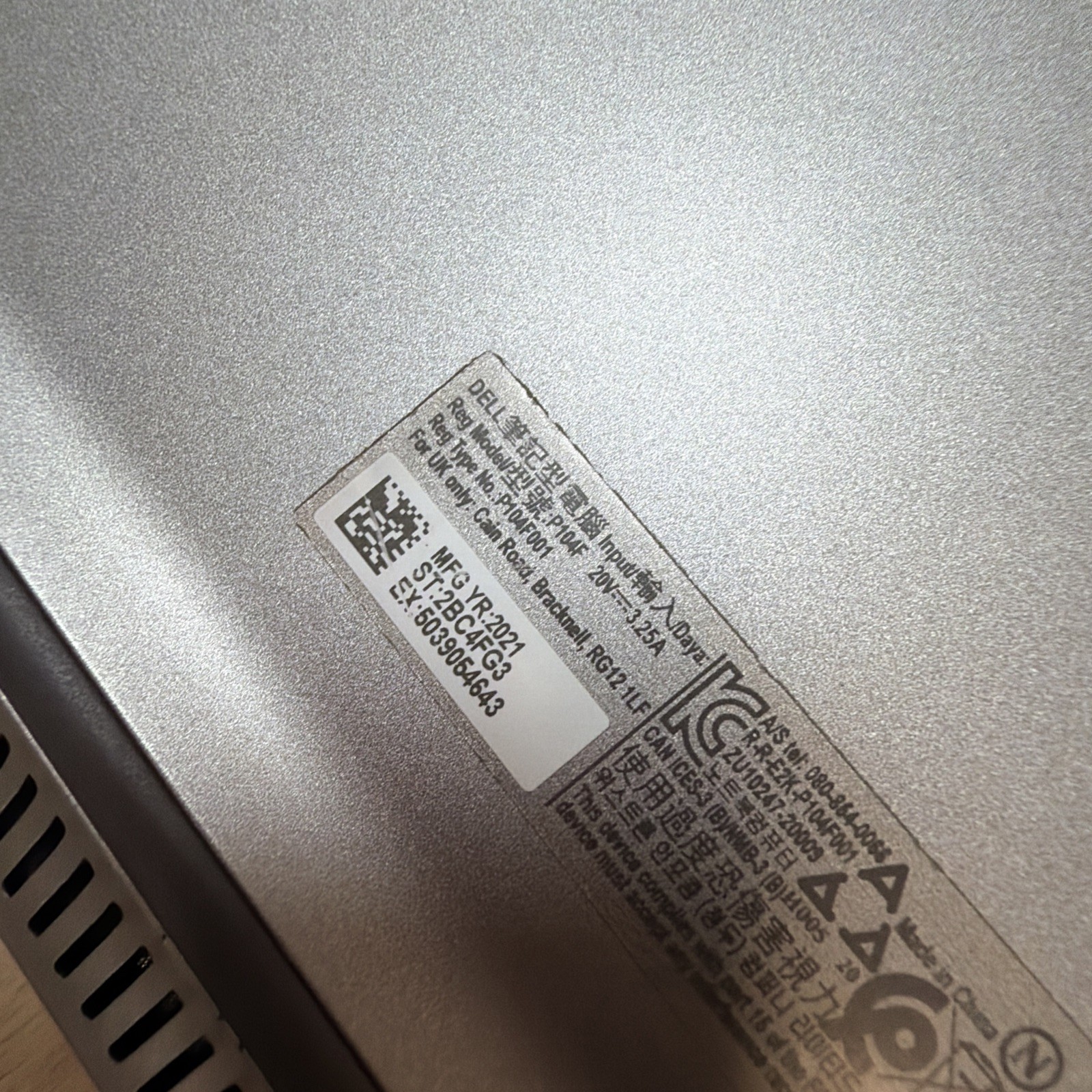 Dell Latitude 5520 i5-1145G7 16GB 512GB SSD 15″ FHD No OS – Broken Screen