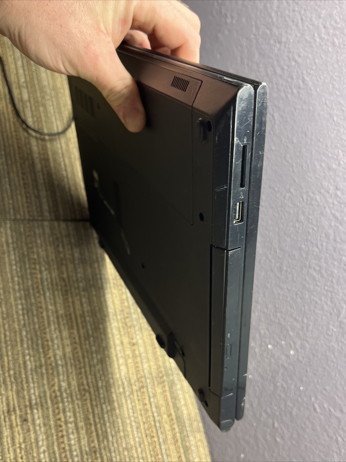 Dell Inspiron 3542 15.6″ / Intel Core i3 UNKNOWN SPECS / Cracked 12840
