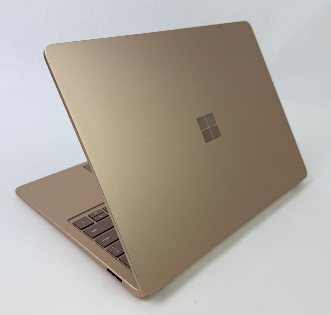Microsoft Surface Laptop 7 2036 13.8″ Touch Snapdragon X Plus 16GB 512GB – Spot!