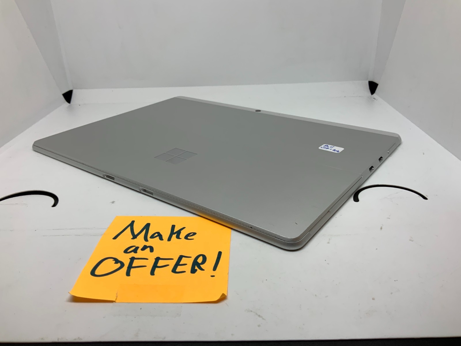 READ – Microsoft Surface Pro X – 13″ Touchscreen – SQ2 512gb SSD 16GB RAM Silver