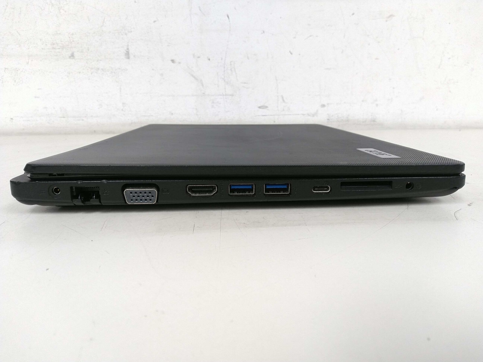 Acer travelmate P214-52 i5-10210 1.6ghz 8gb ram 256gb SSD NXVLHAA003025054FE7600