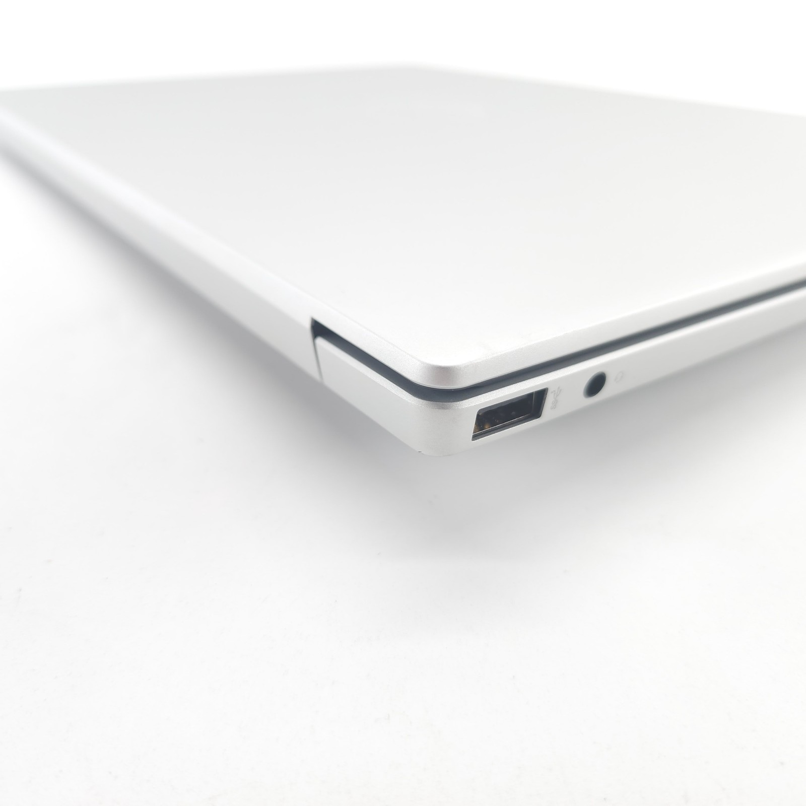 HP OmniBook 5 16-AF1017WM 16″ Intel Core Ultra 7 255U 2.0GHz 16GB RAM 1TB SSD