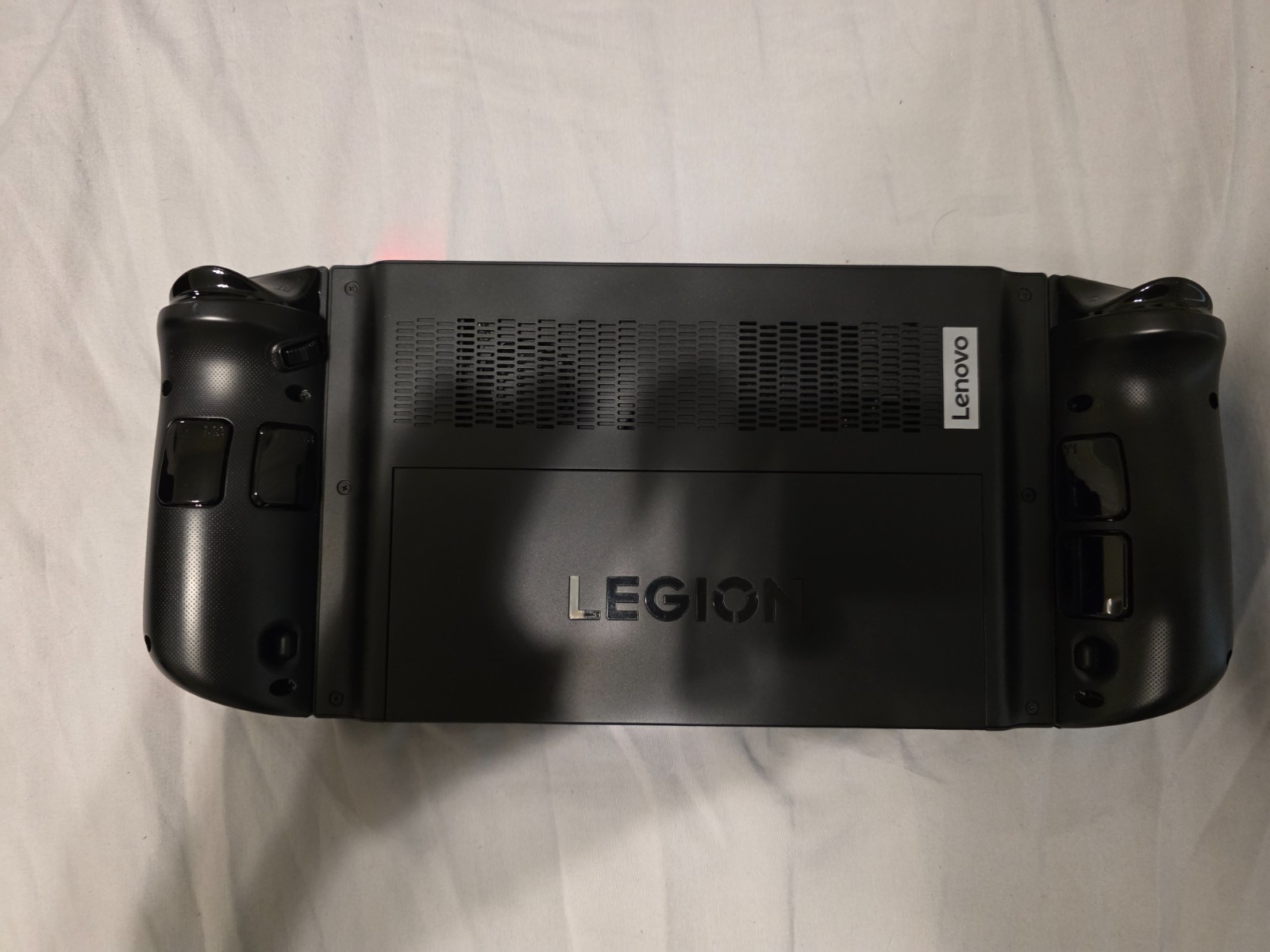 Lenovo Legion Go 8.8 in (512GB SSD, AMD Ryzen Z1 Extreme, 3.3GHz, 16GB RAM)