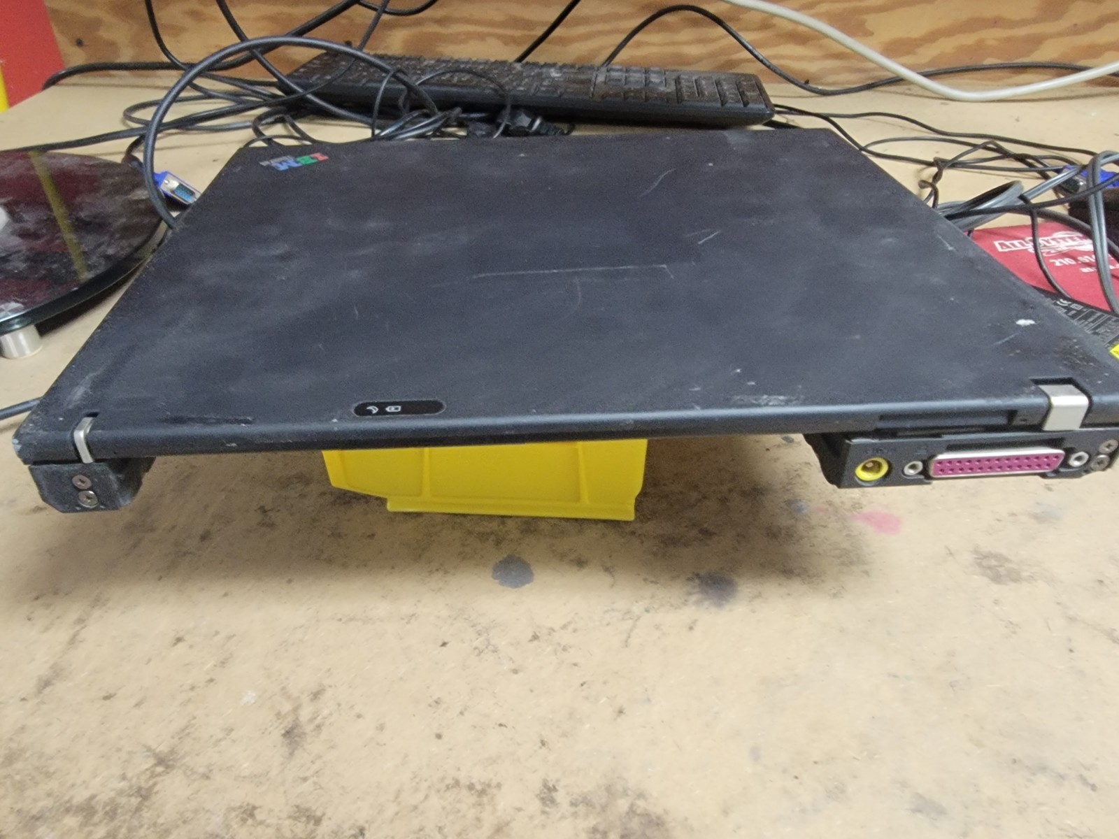 IBM THINKPAD T40 LAPTOP – PARTS ONLY – SEE DESCRIPTION