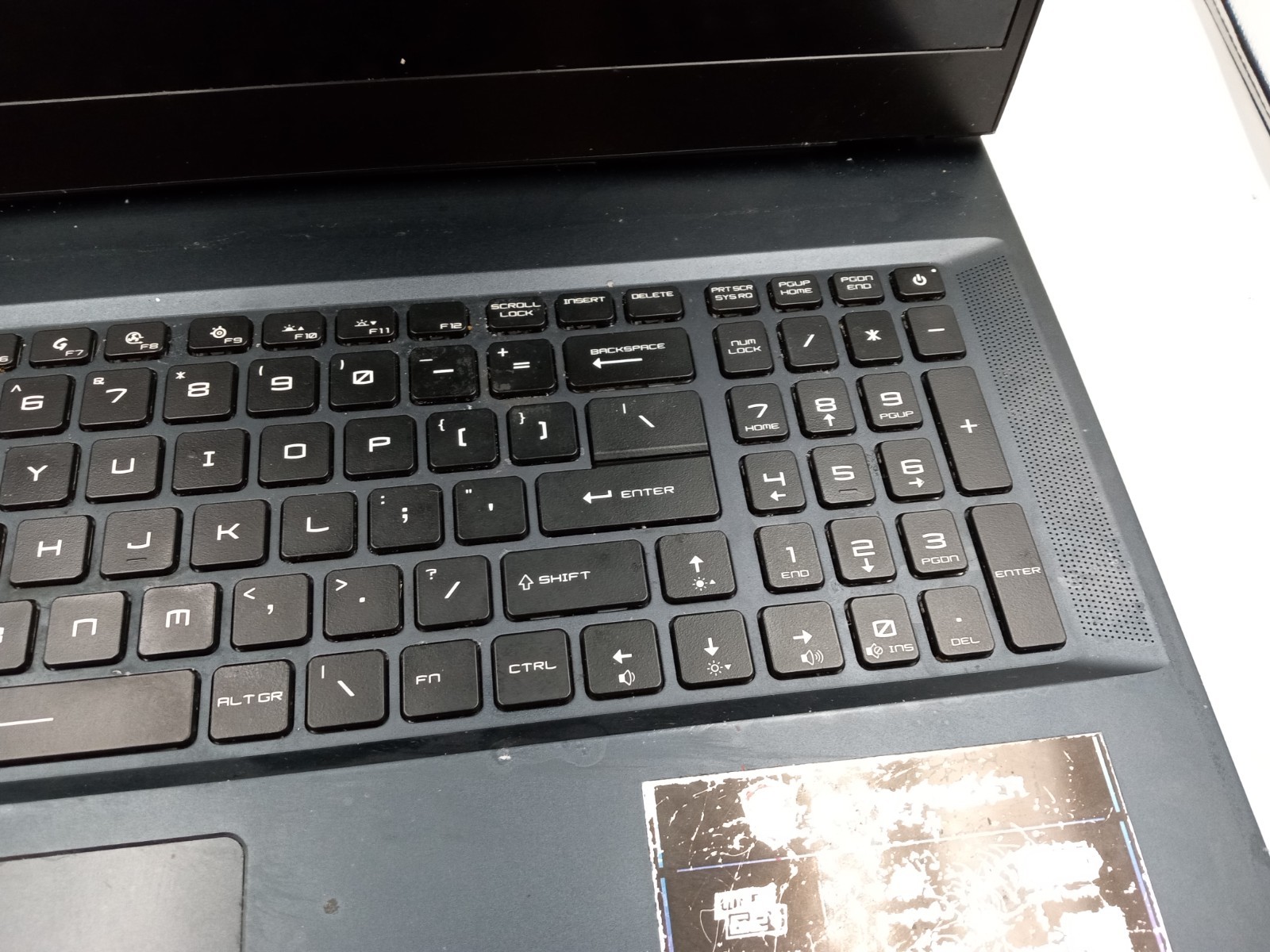 MSI GE76 Raider 11UE-1056US Intel i7-11800H Nvidia RTX 3060 – FOR PARTS – READ!