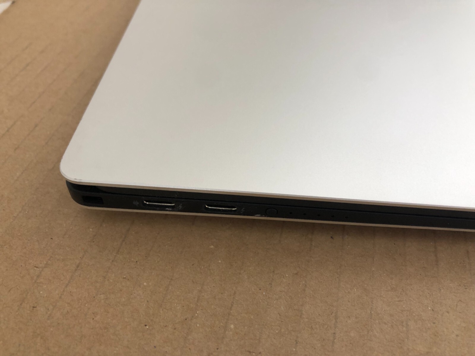 Dell XPS 13 7390 i7-10710U, 16GB,512SSD 4K TOUCH Screen , Grade A
