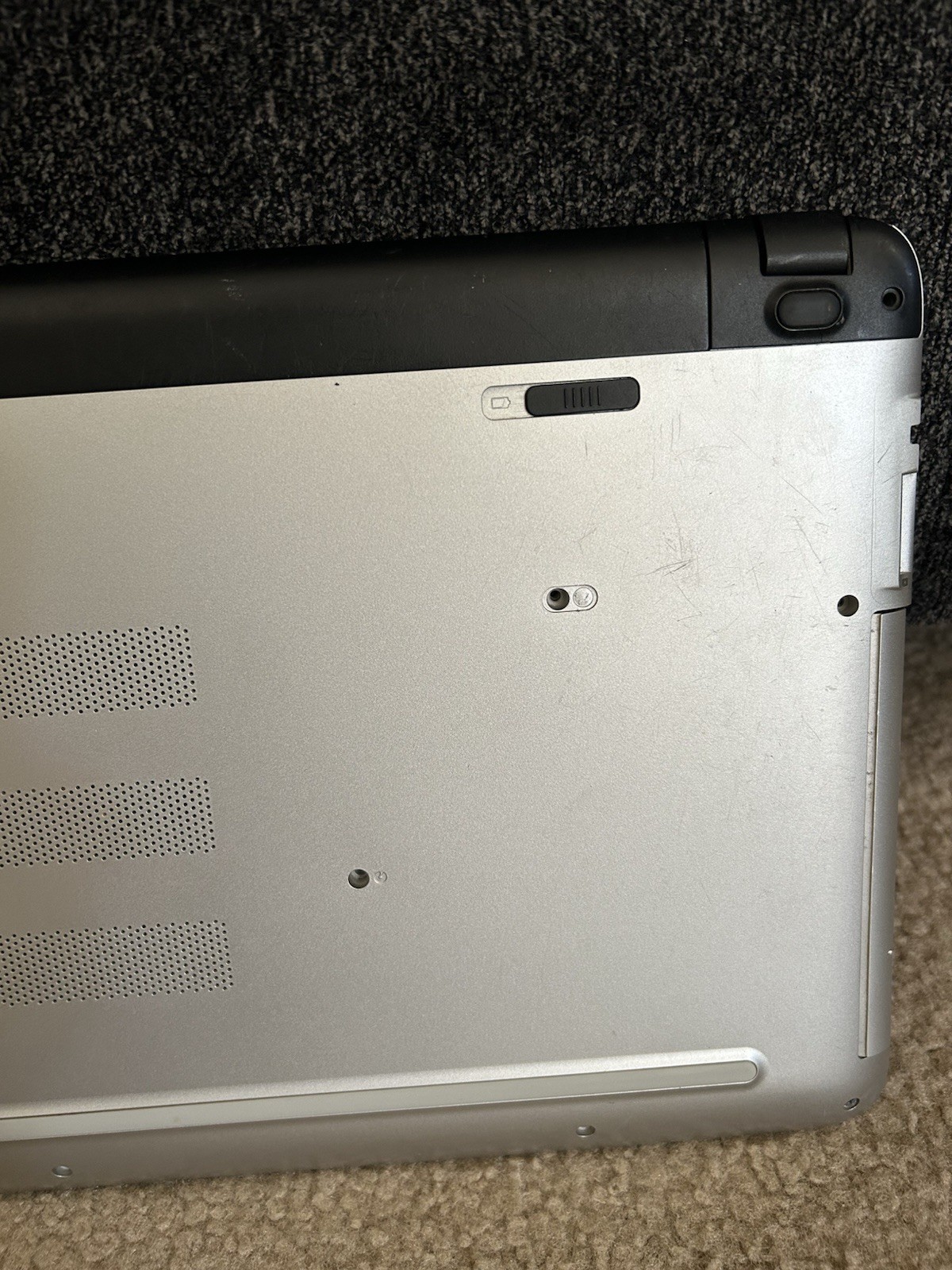 HP Pavilion 15.6″ Laptop B&O Audio UNTESTED Parts Repair Hinge Damage