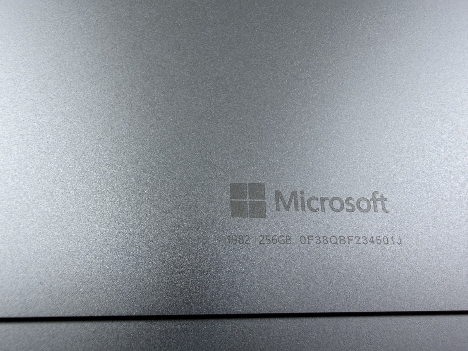 Microsoft Surface Pro 8 (1982) i5-1145G7 – 16GB RAM – 256GB 120Hz – Win 11 Pro