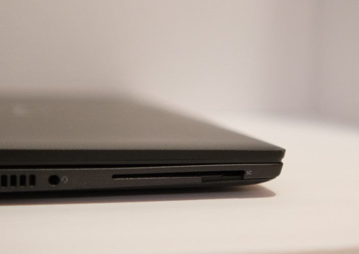 Dell Latitude 7330 13.3″ FHD Laptop Core i7-1265U 16GB 256GB Win11 Touchscreen *