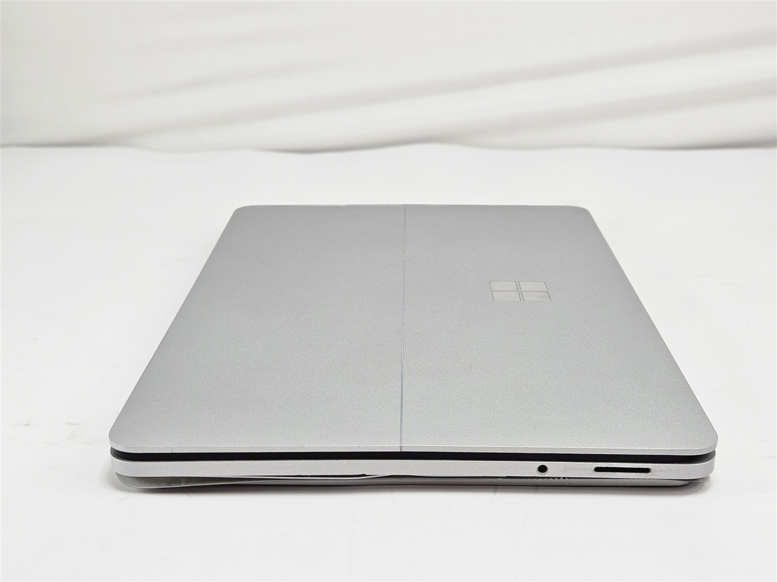 Microsoft 14.4″ Surface Laptop Studio 1964 i7-11370H 32GB RAM No SSD Platinum