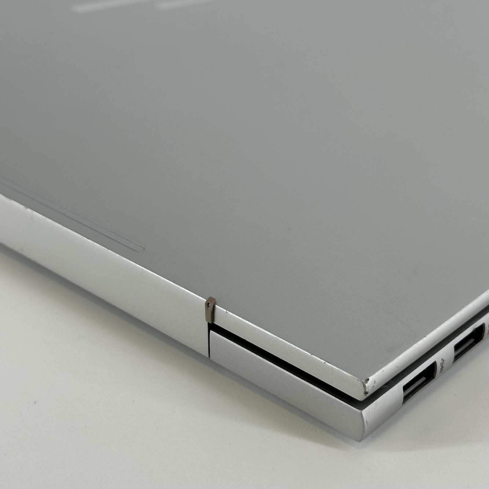 HP Envy 17 Silver FHD TOUCH 2.1 GHz i7-1260P 32GB RAM 1TB SSD Good