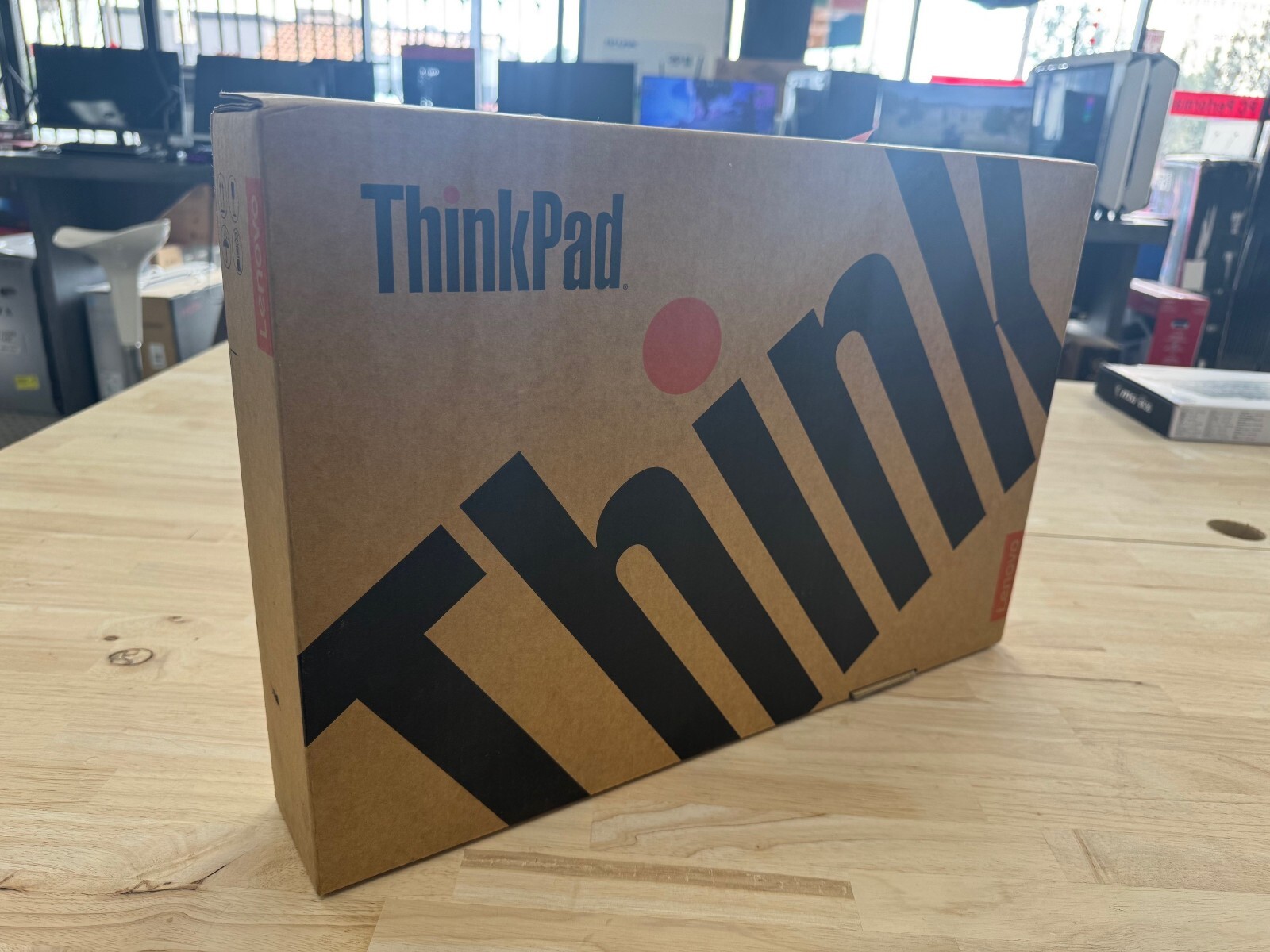 Lenovo Notebook ThinkPad T15 Gen 1 Laptop, 15.6″ FHD IPS, i5 10Th G, 8GB, 256GB