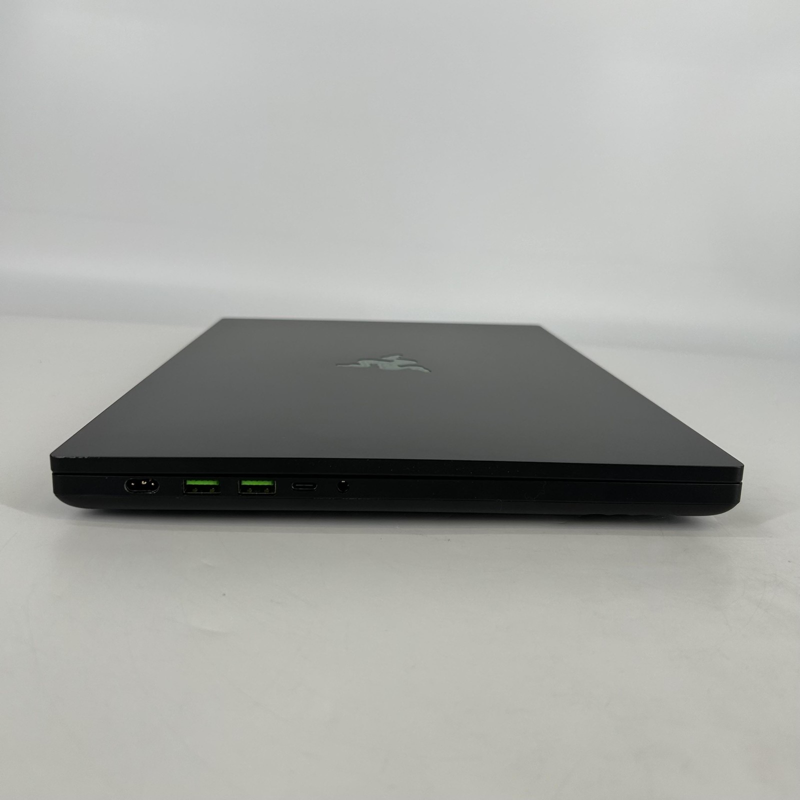 Razer Blade 16 240Hz FHD+ 2.2 GHz i9-13950HX 32GB 1TB/1TB NVIDIA RTX 4090 READ