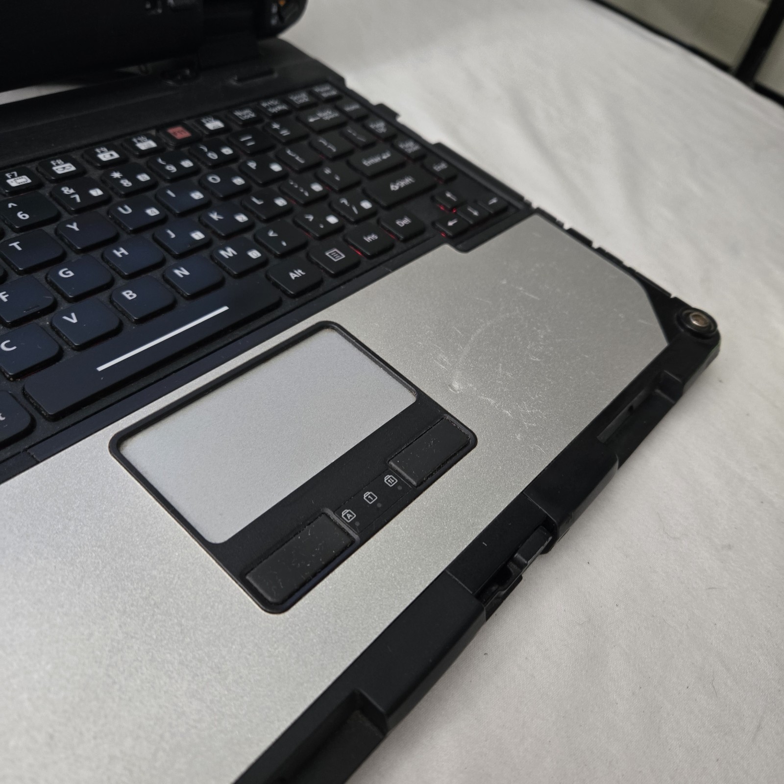 Panasonic Toughbook CF-33 i5-7300U 2.6GHz 256GB SSD 8GB Ram 4G – GPS — Grade B-