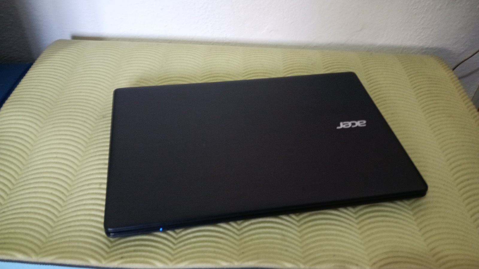 Acer Aspire E1-521G AMD A8-6410 8GB 256GB SSD 15.6″ AMD RADEO R5 M240 2GB