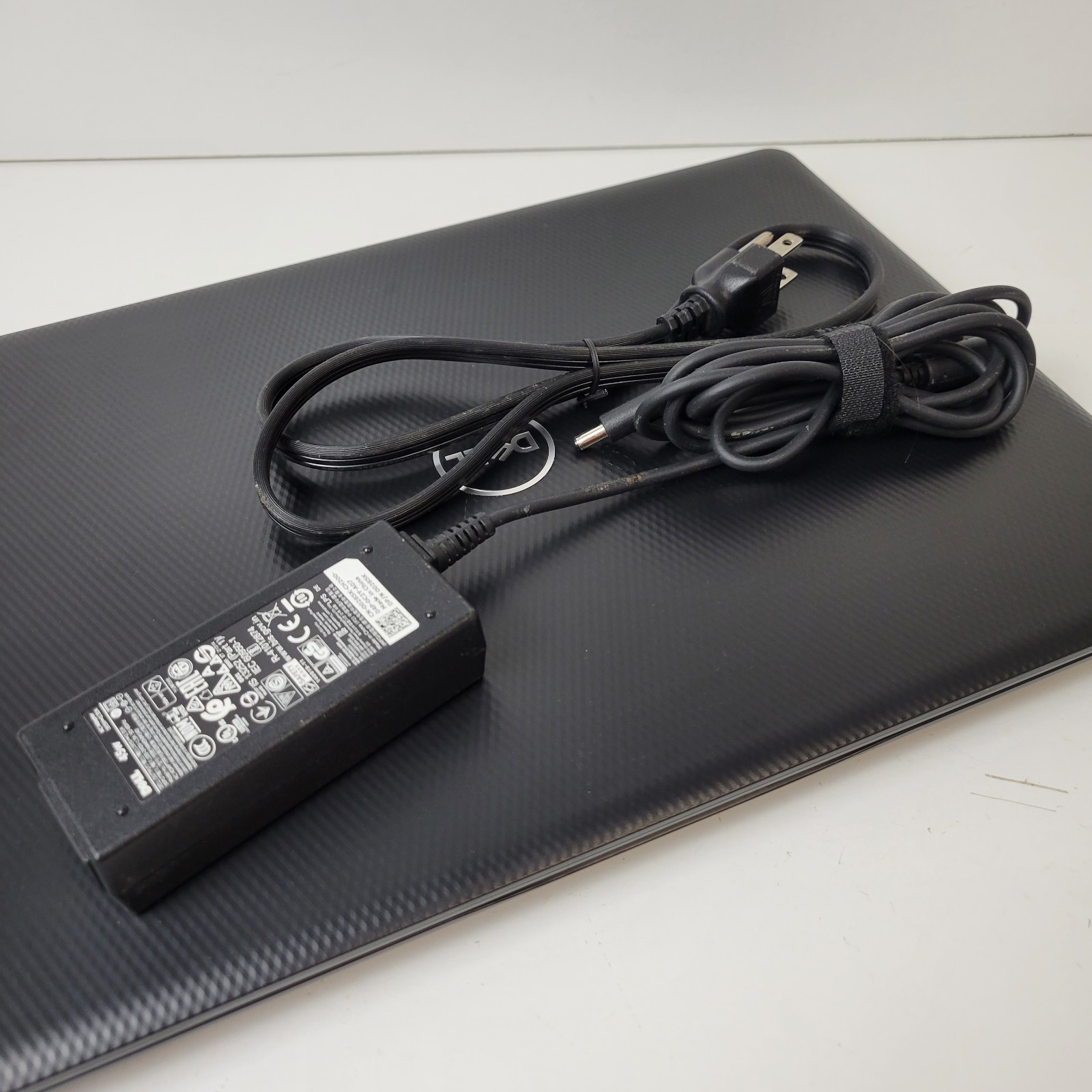 DELL INSPIRON 14 3000 Series (Model 3482) 450GB 4GB RAM – Battery Doesn’t Charge