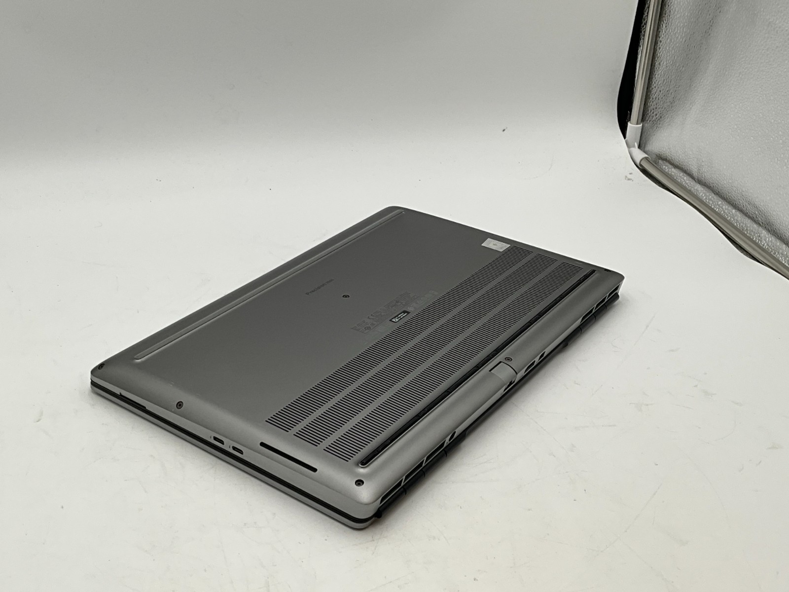 DELL Precision 7560 i7-11850H 2.50g 32GB 1tb T1200 15.6″ WIN11 Laptop HHPG2J3
