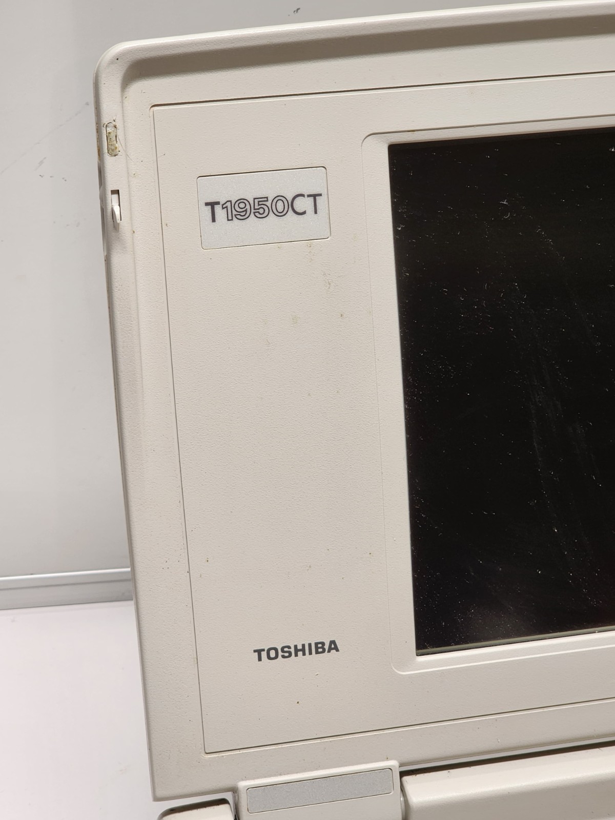 Vintage Toshiba Laptop T1950CS/200 Model PA1152E UNTESTED