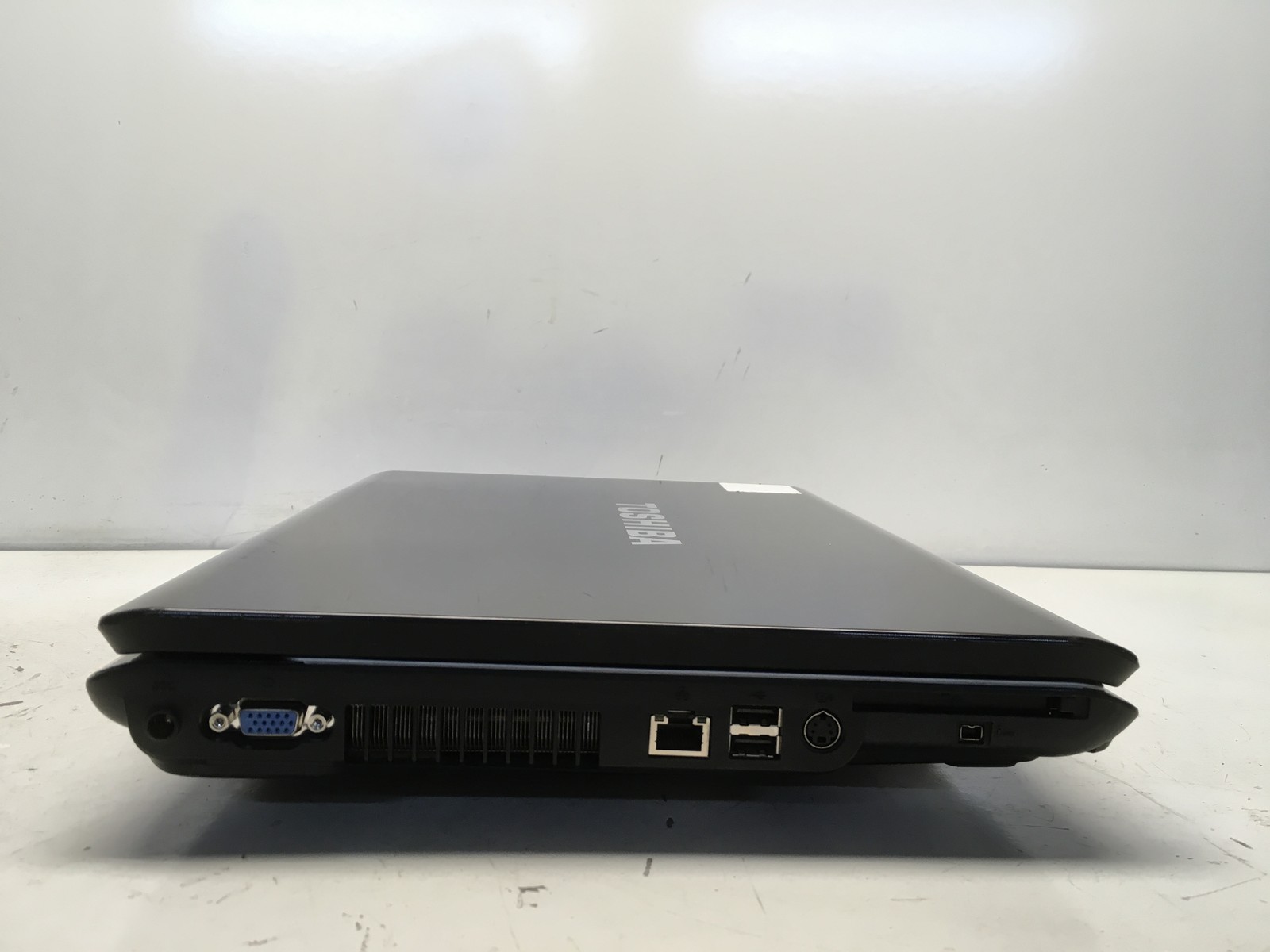 Toshiba Satellite P205D-S8804 AMD 64 X2 TL-60 2GHz 3 GB NO HDD No Batt