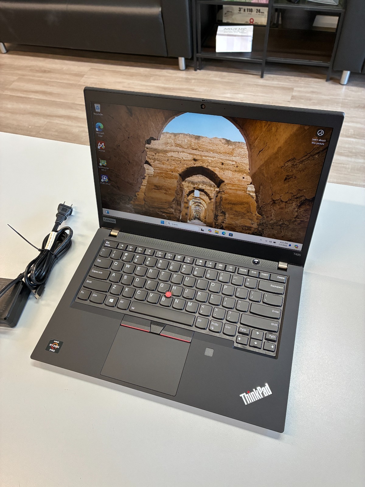 Lenovo ThinkPad T495: Screen 14″ / Ryzen 7 3700U / RAM 24Gb / SSD 512Gb / Win 11