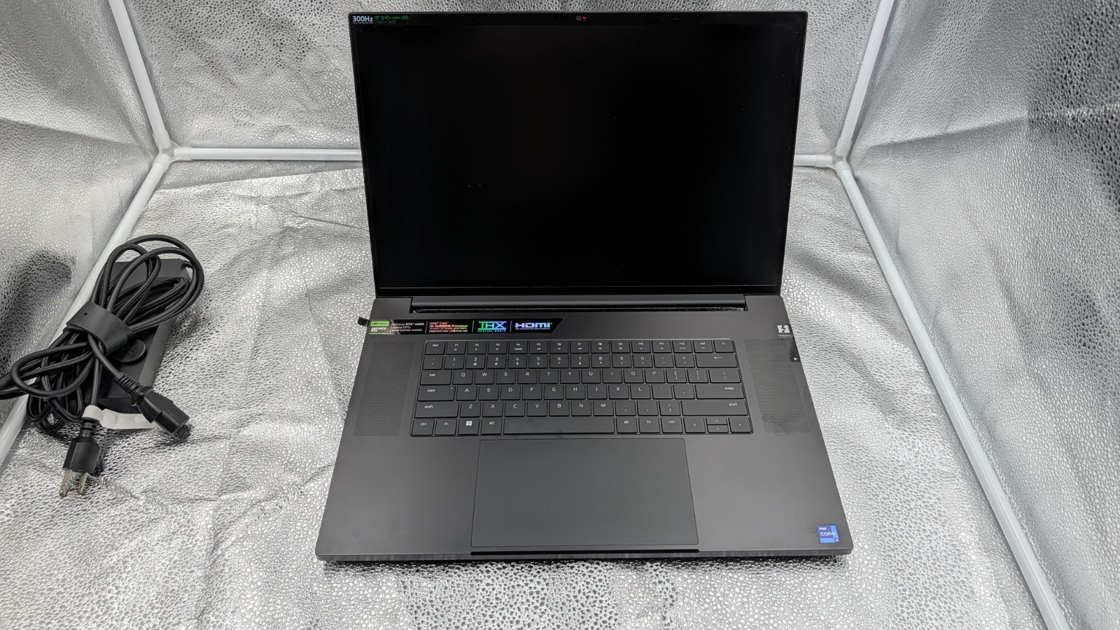 Razer Blade 18 300Hz Mini-LED i9-14900HX RTX 4090 32GB 2TB Gaming Laptop