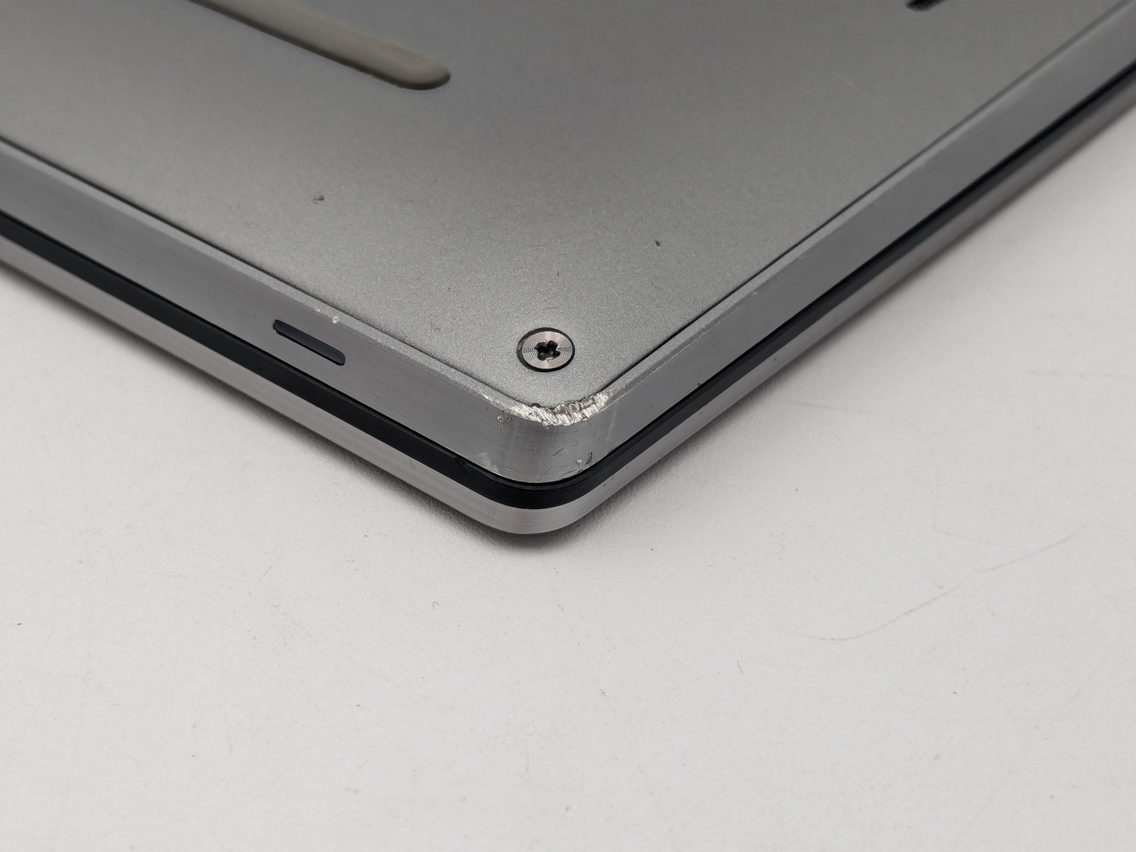 Dell Latitude 7400 2-in-1 14″ FHD Touch I5-8365U 1TB SSD 8GB W11P Backlit