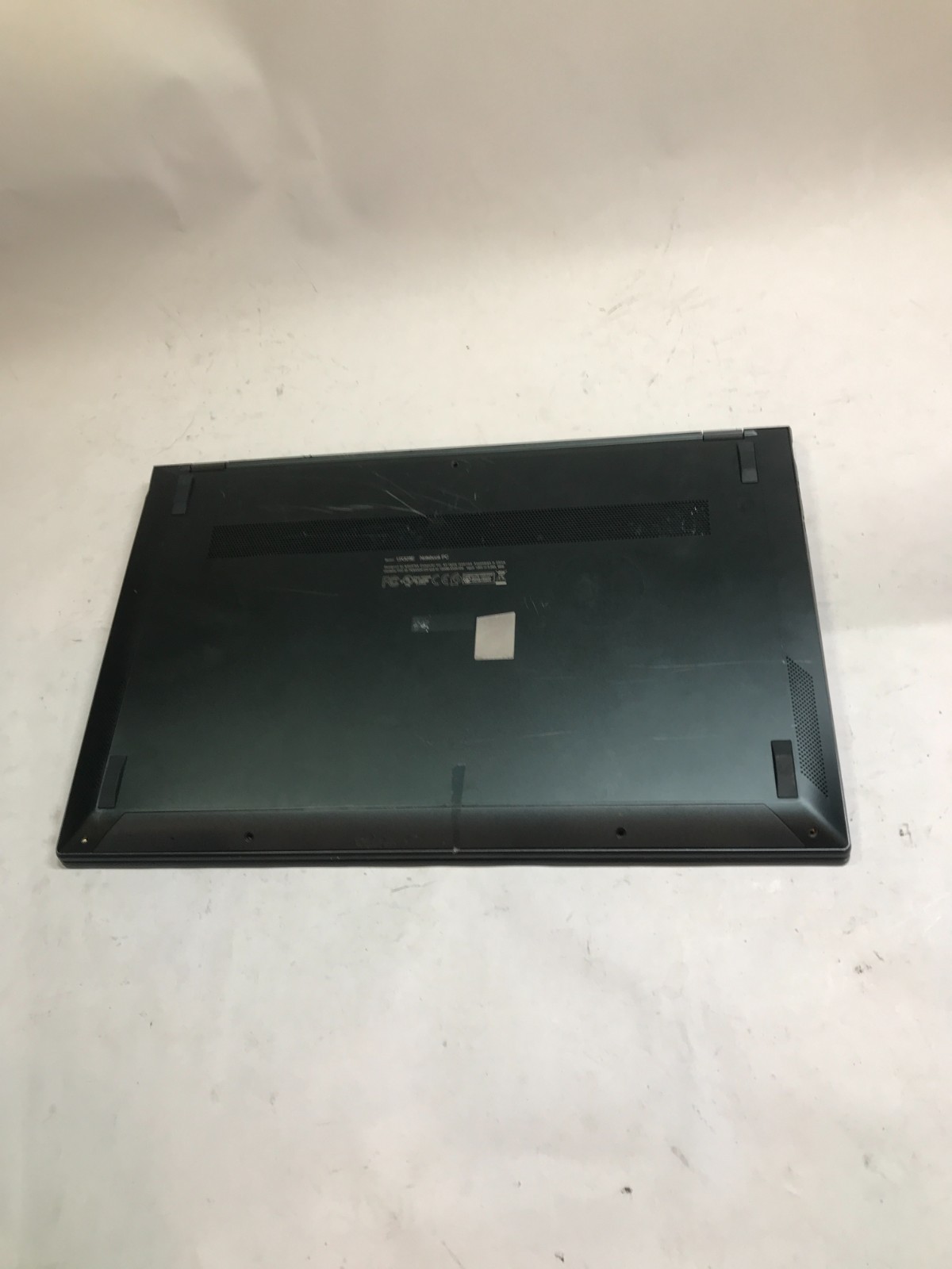 Asus Zenbook 13 UX325E 13″ Intel Core i7 8GB RAM NO SSD/OS For Parts NO POWER