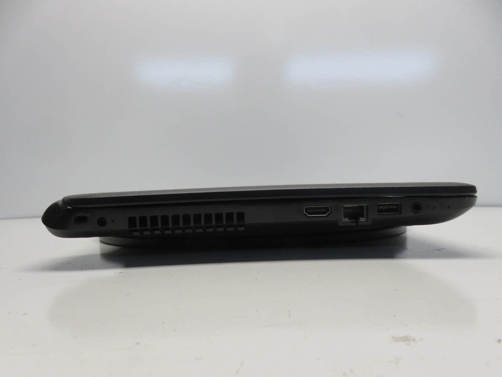 HP 15-G020DX Laptop AMD A6-5200 4GB Ram 1TB HDD Windows 10 – No Battery