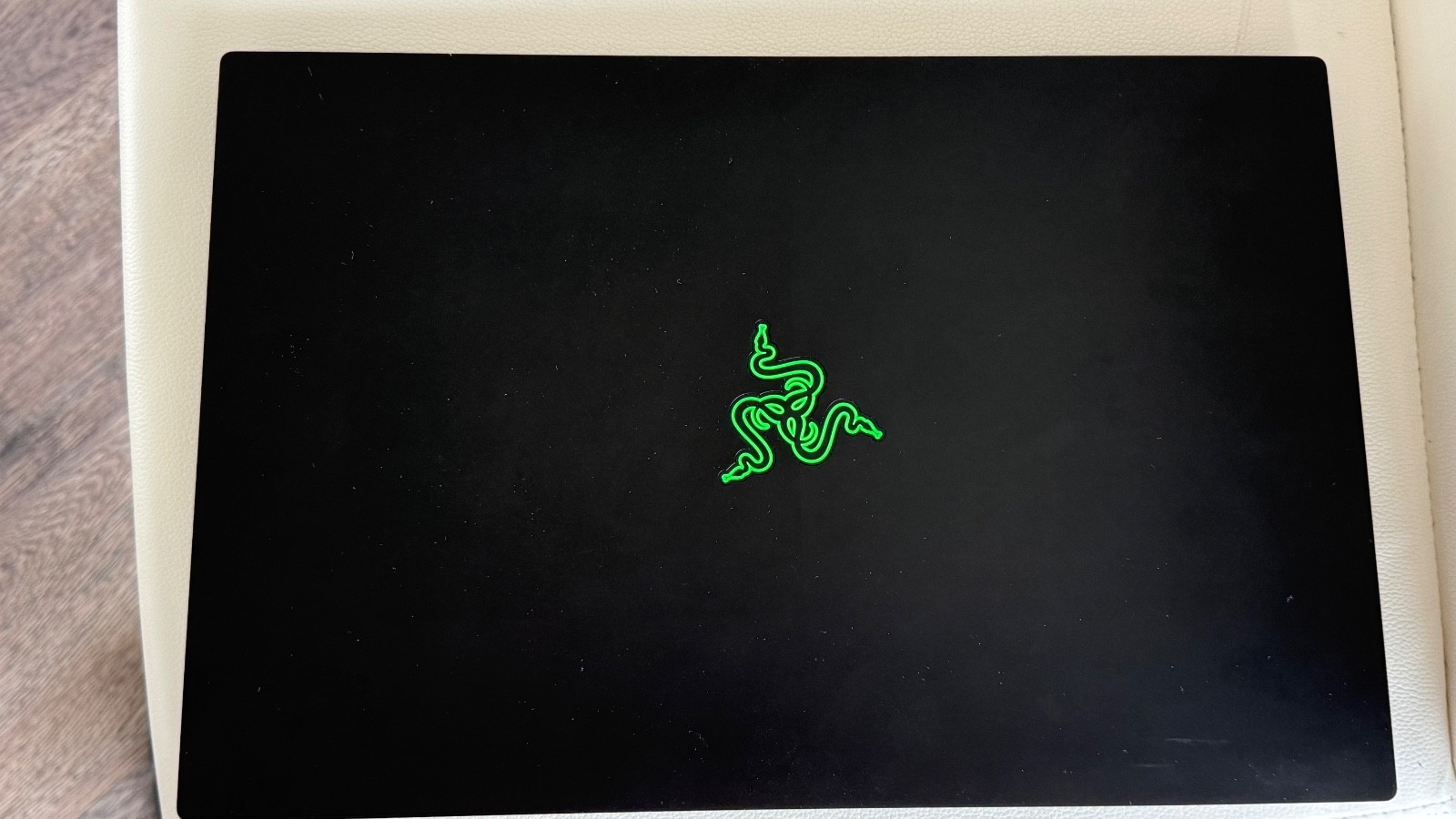 Razer Blade 15 Advanced 300Hz FHD i7-10875H 2.3GHz 16GB 1TB RTX 2080 Super Max-Q
