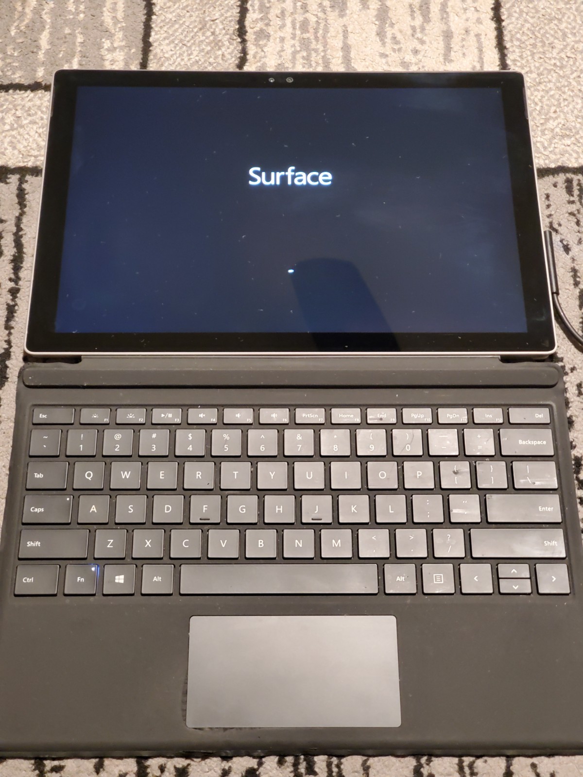 Surface Pro 4/ I5-6300U/8GB RAM/256GB SSD/Win 11 Pro Activated/used
