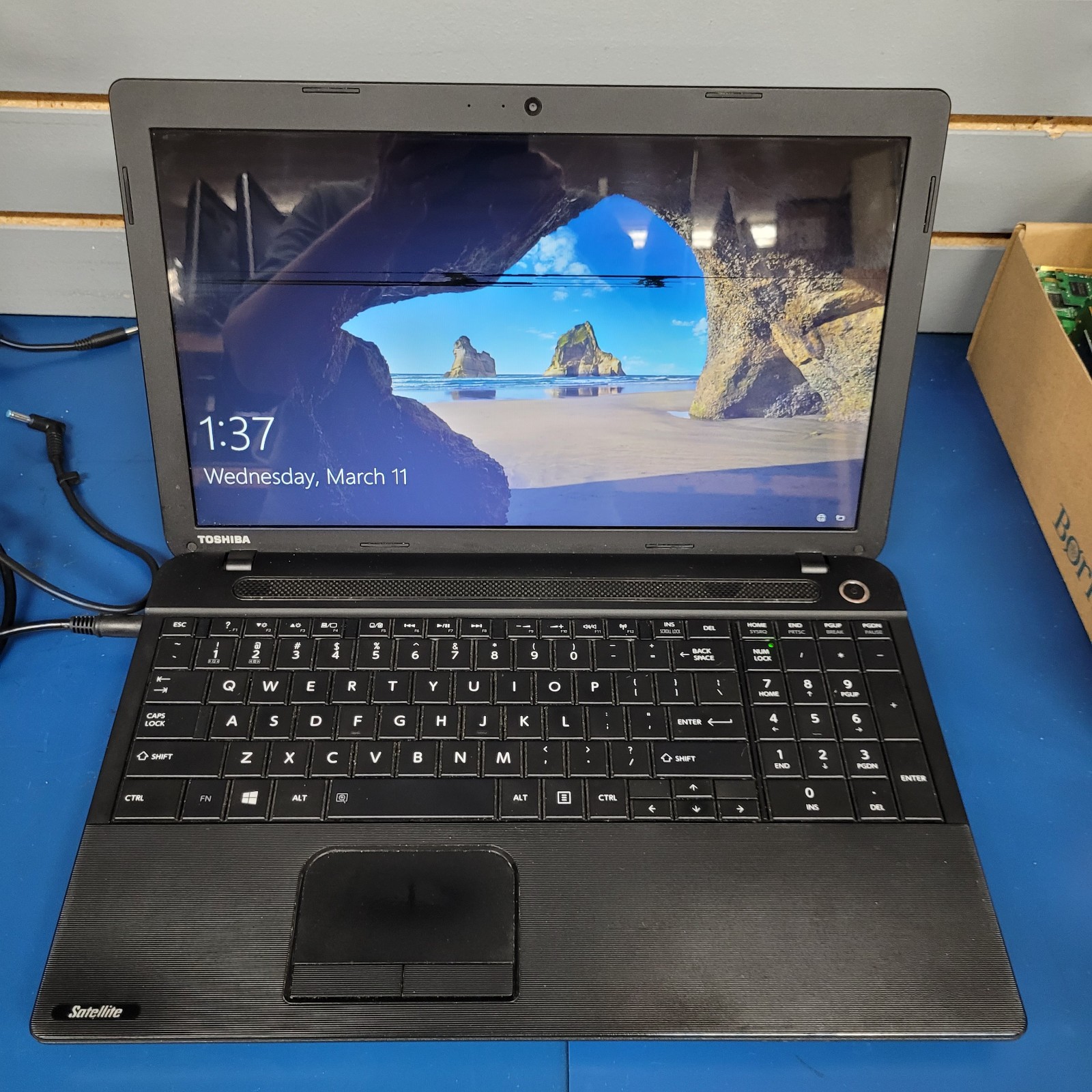 Toshiba Satellite C55-A5100 Intel i3 -3120M@2.50 GHz / 6GB RAM/ 750 GB HD Win 10