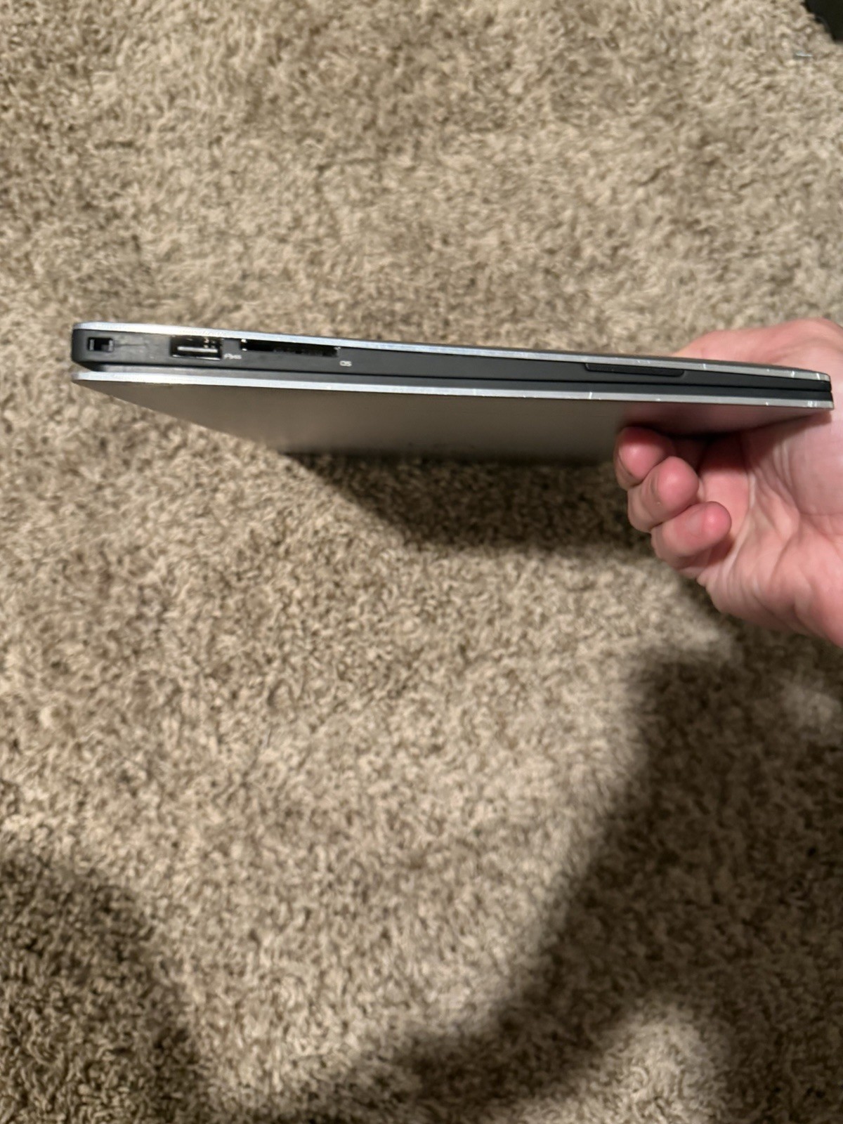 Dell XPS 13 9350 i7 16GB. No SSD. Includes Charger.