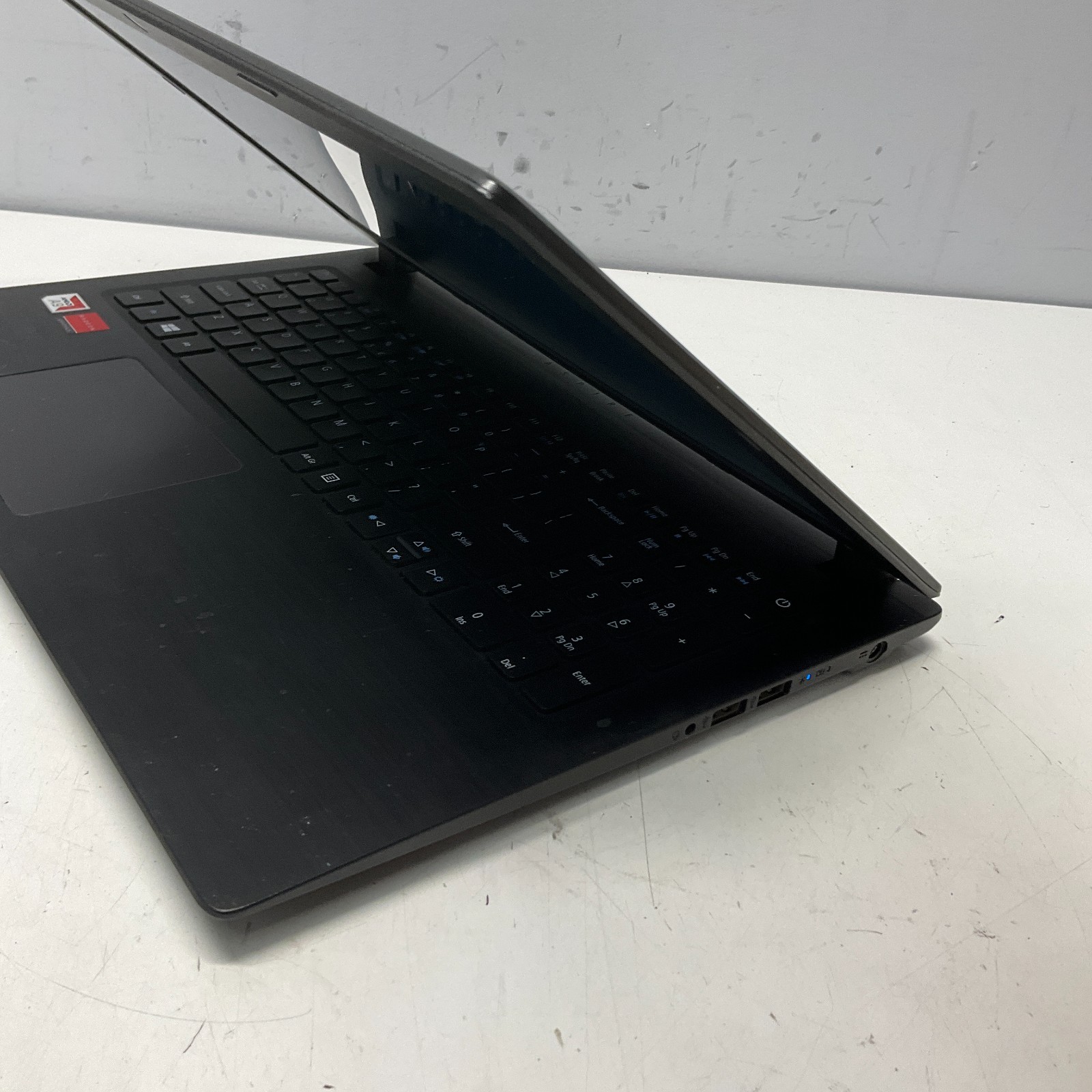 Acer Aspire 3 A315-21 Laptop AMD A9-9420 Radeon R5 12GB 256GB SSD Win 10 Pro