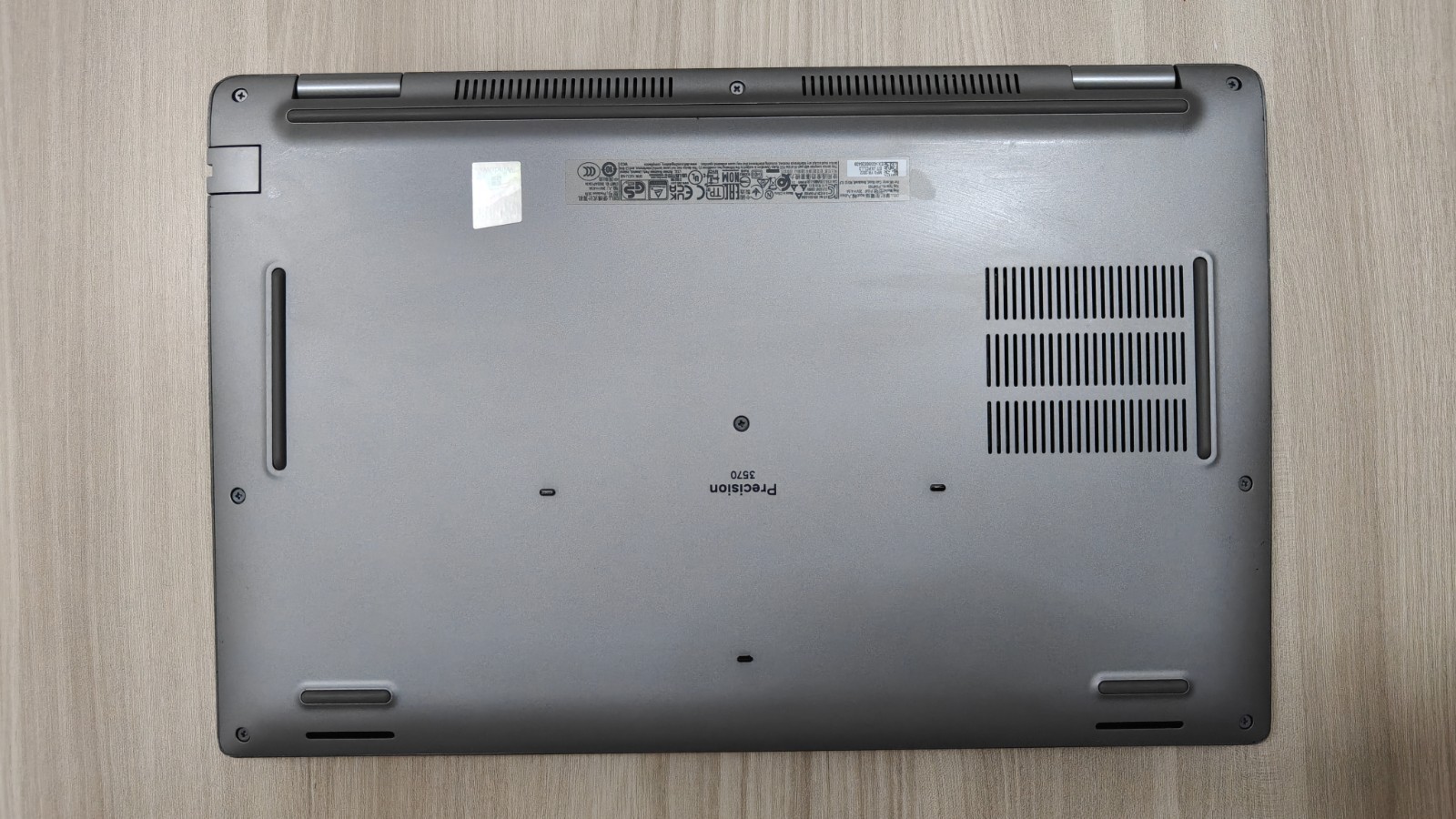 Dell Precision 3570 i7-1255U 16GB RAM 512GB SSD 4GB GPU – Batteria Buona – Ottim