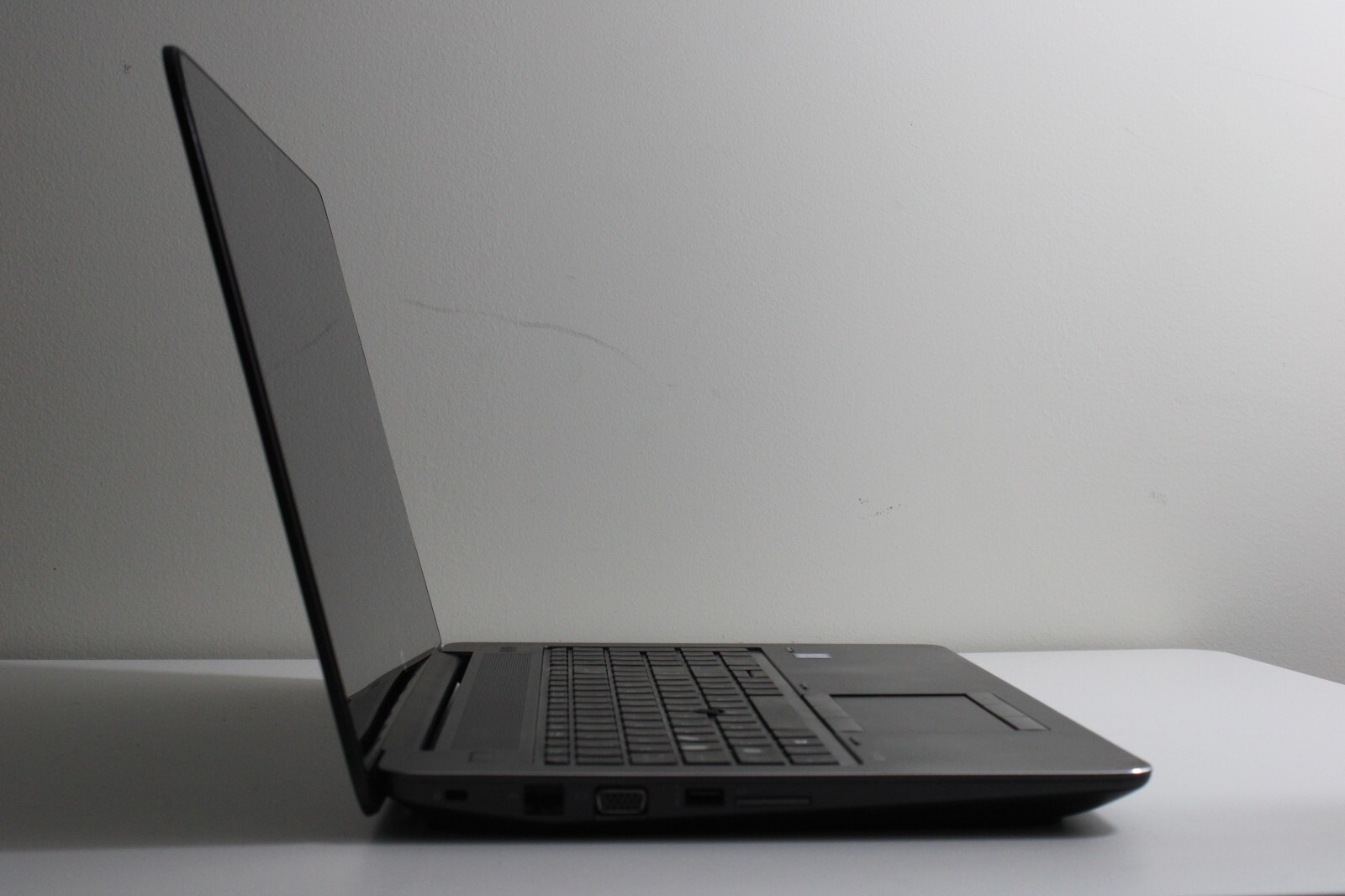 HP ZBook 15 G4 Workstation 15.6″ FHD i7-7820HQ 16GB 512GB Quadro M2200 Win10 Pro